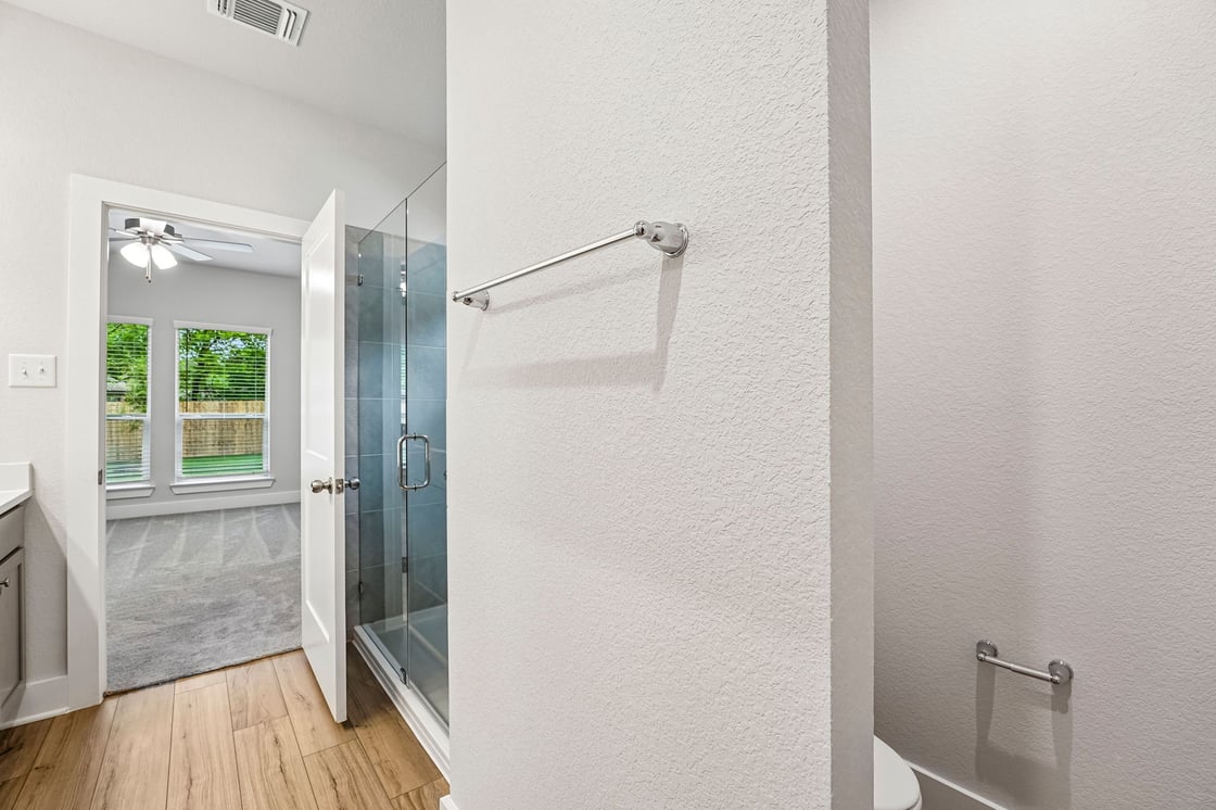 26-web-or-mls-5058 Lassen Ln-S2304-026