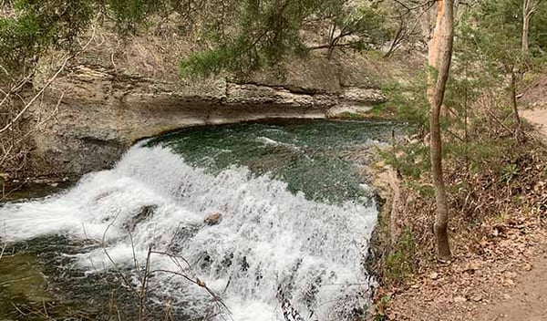 chalk-ridge-waterfall