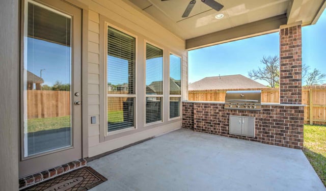 built-in grill on patio in texas