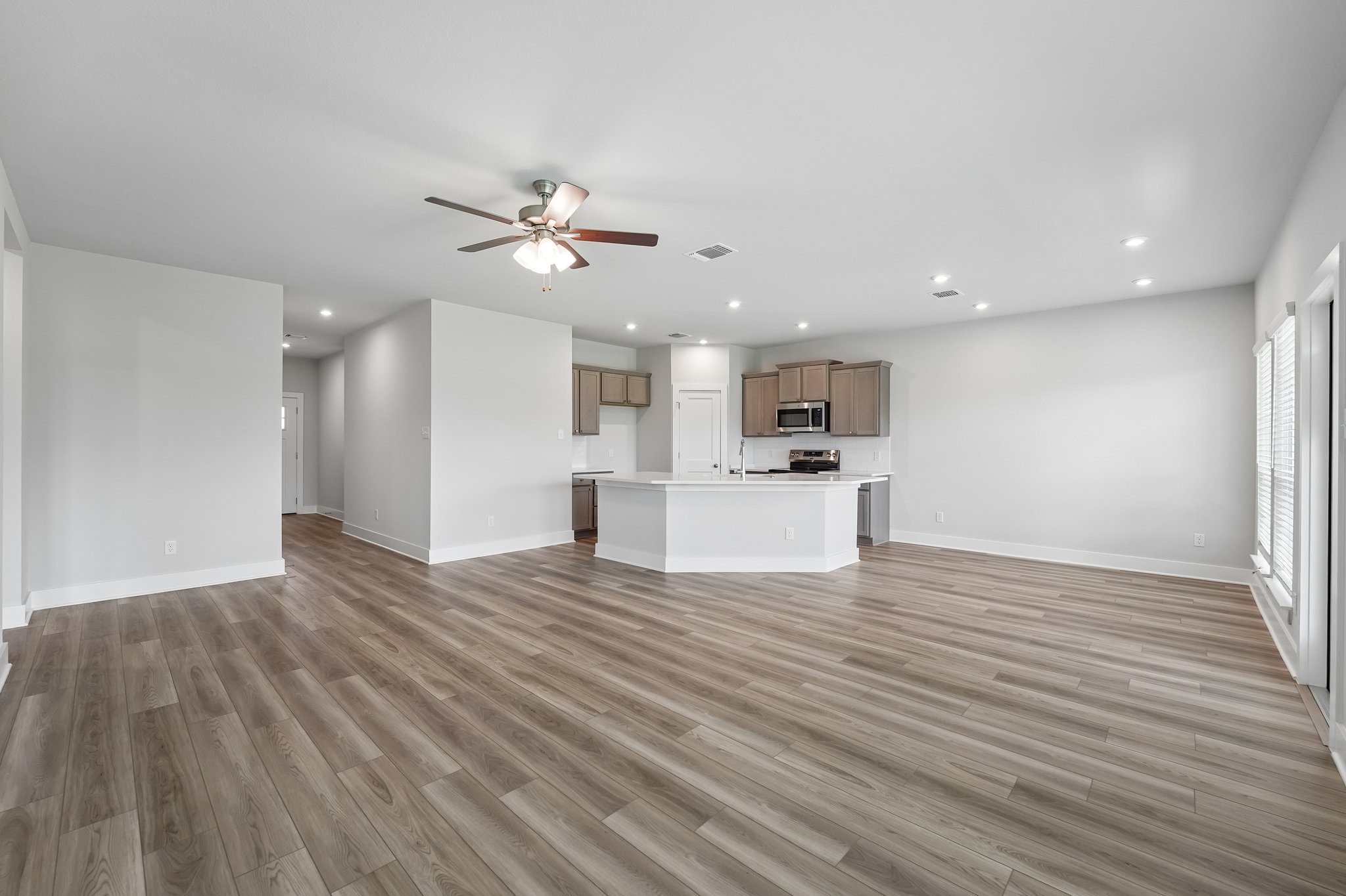 10-web-or-mls-Sitka Dr-S1006-010