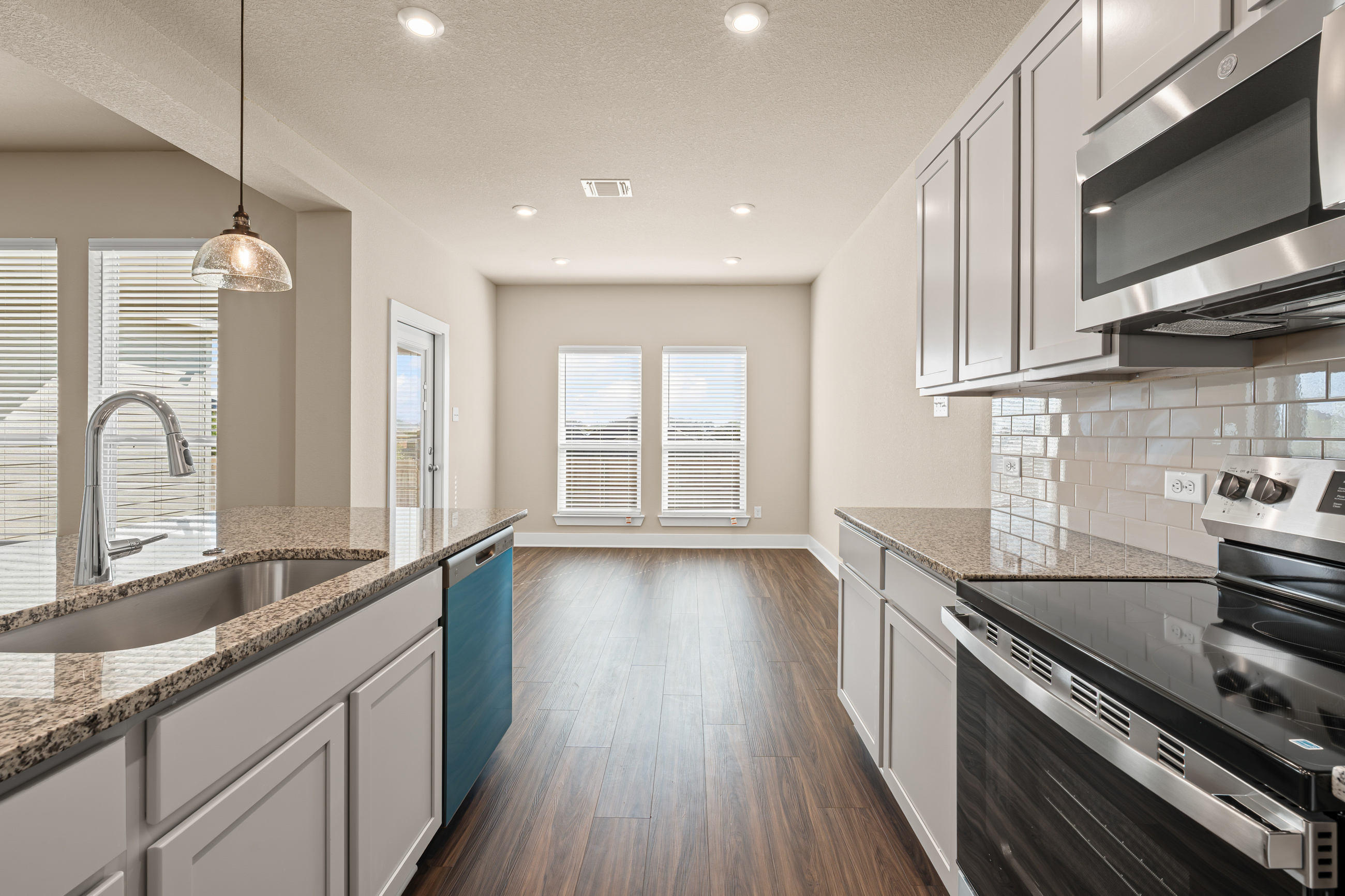 1003 hawks shadow-22