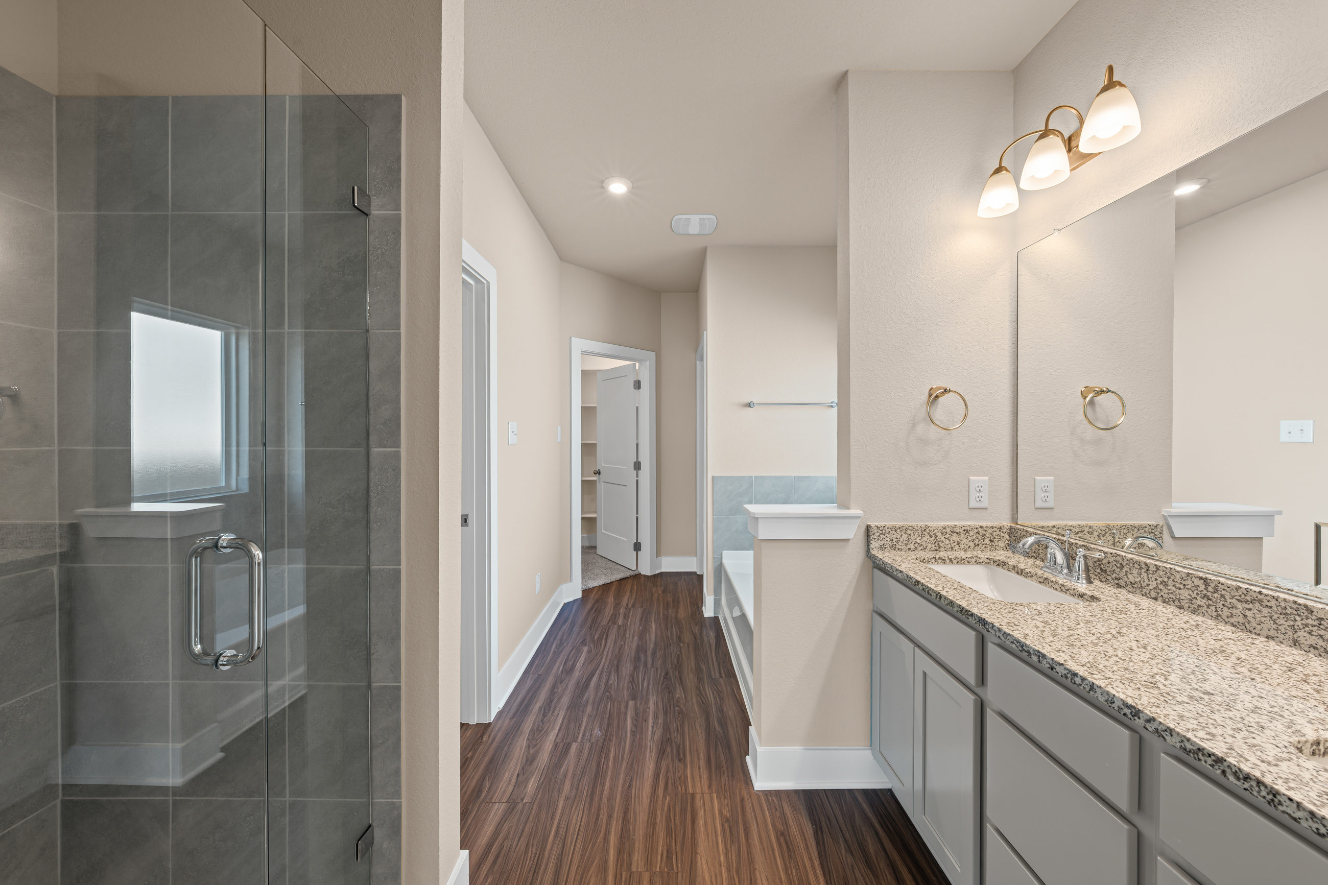 1003 hawks shadow-27