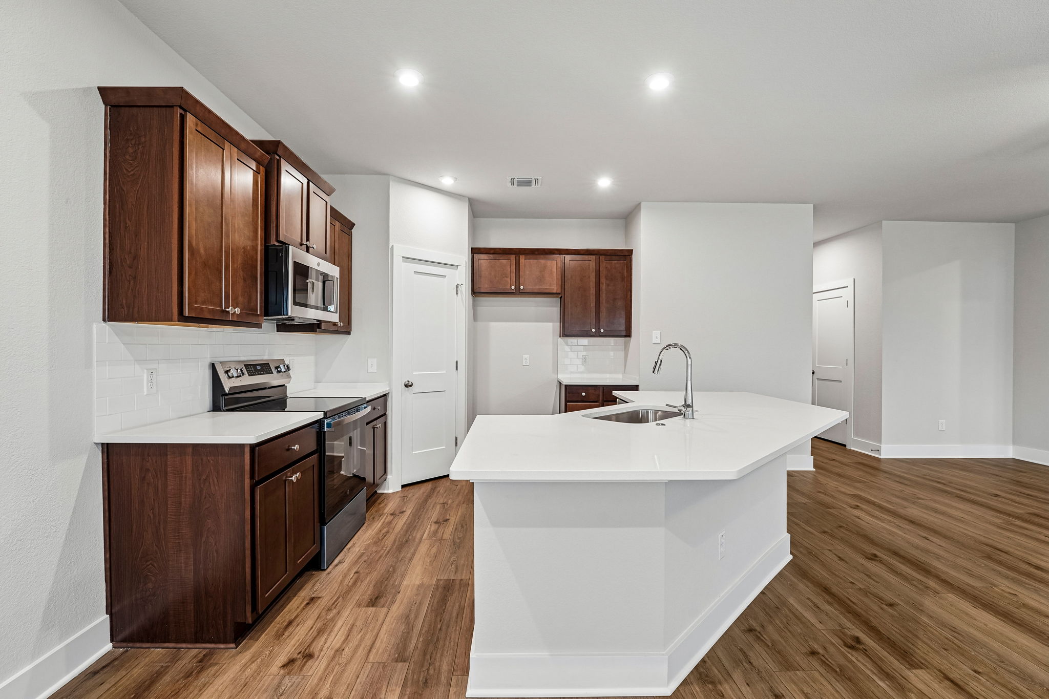 12-web-or-mls-4626 Allison Dr-S2304-012