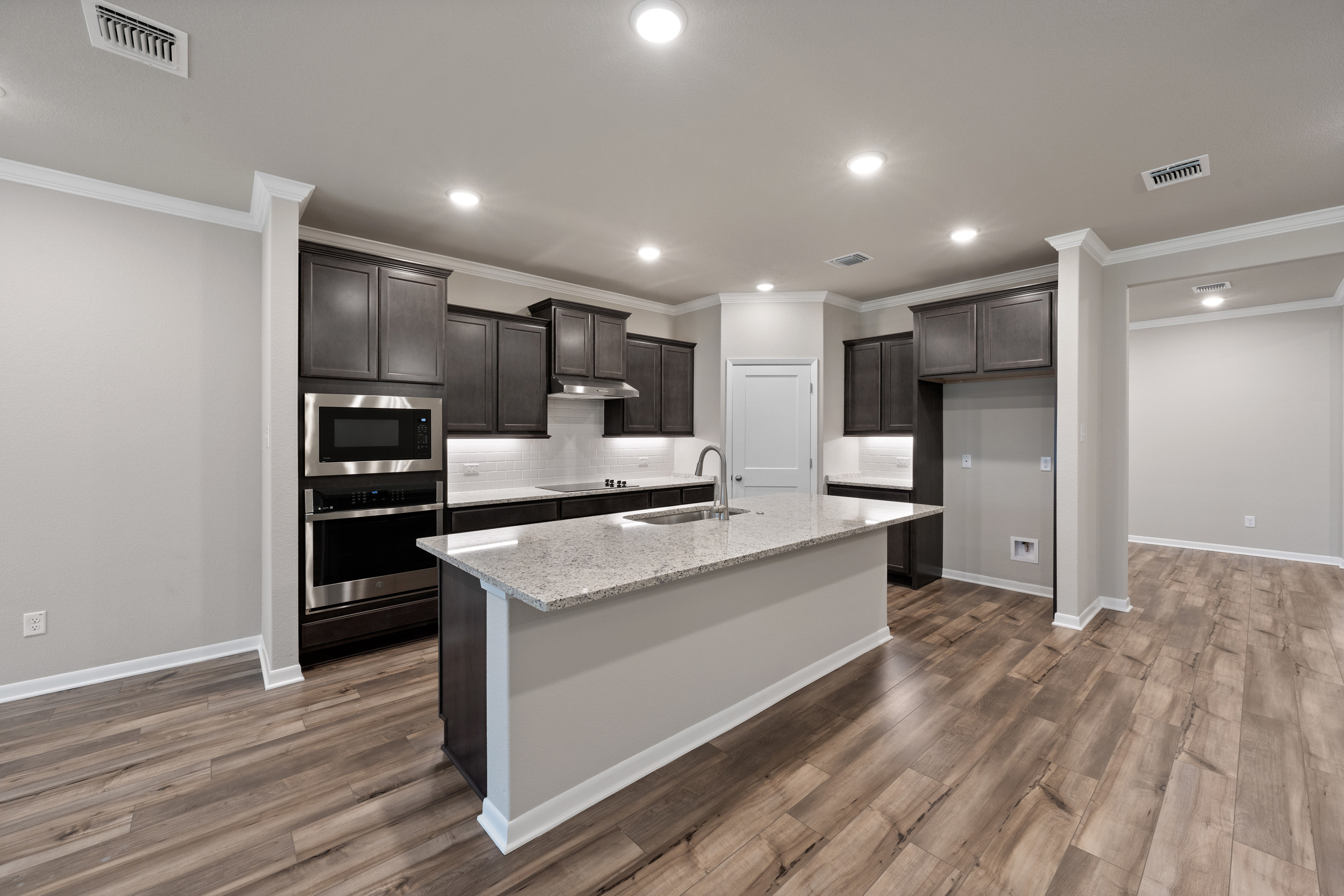 1318 logan-20