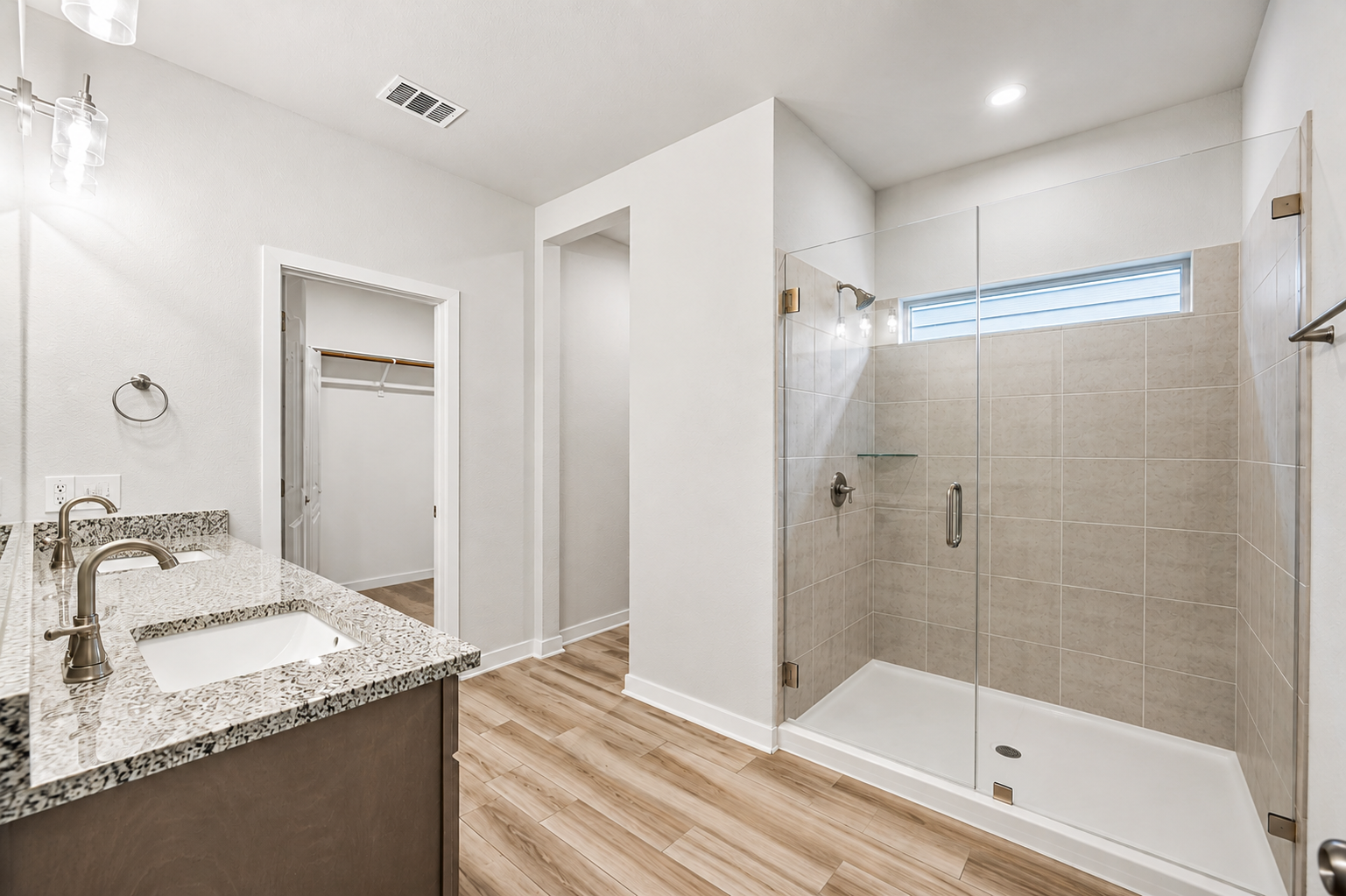 1415 Thornridge bath 1