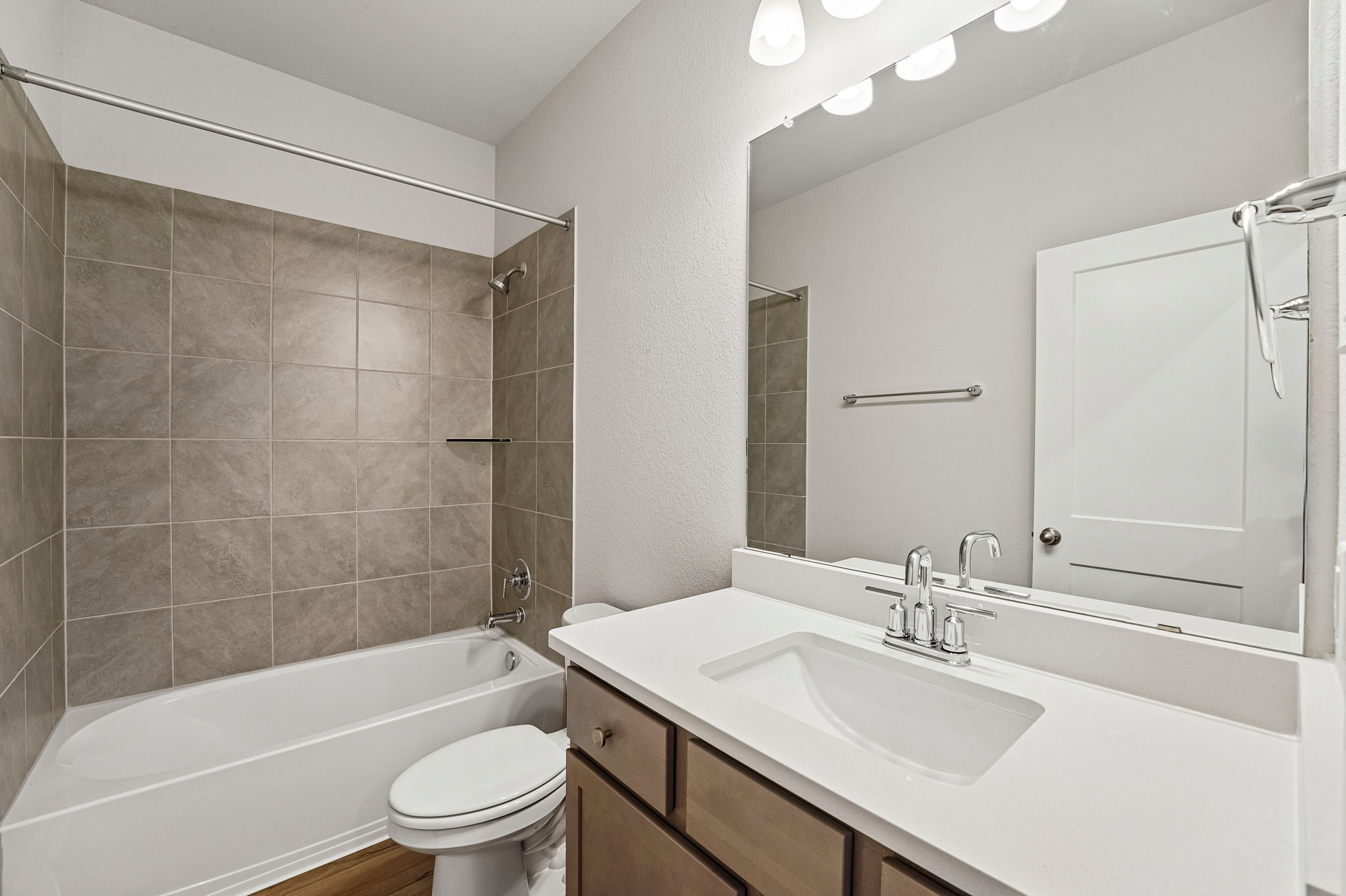17-web-or-mls-5058 Lassen Ln-S2304-017