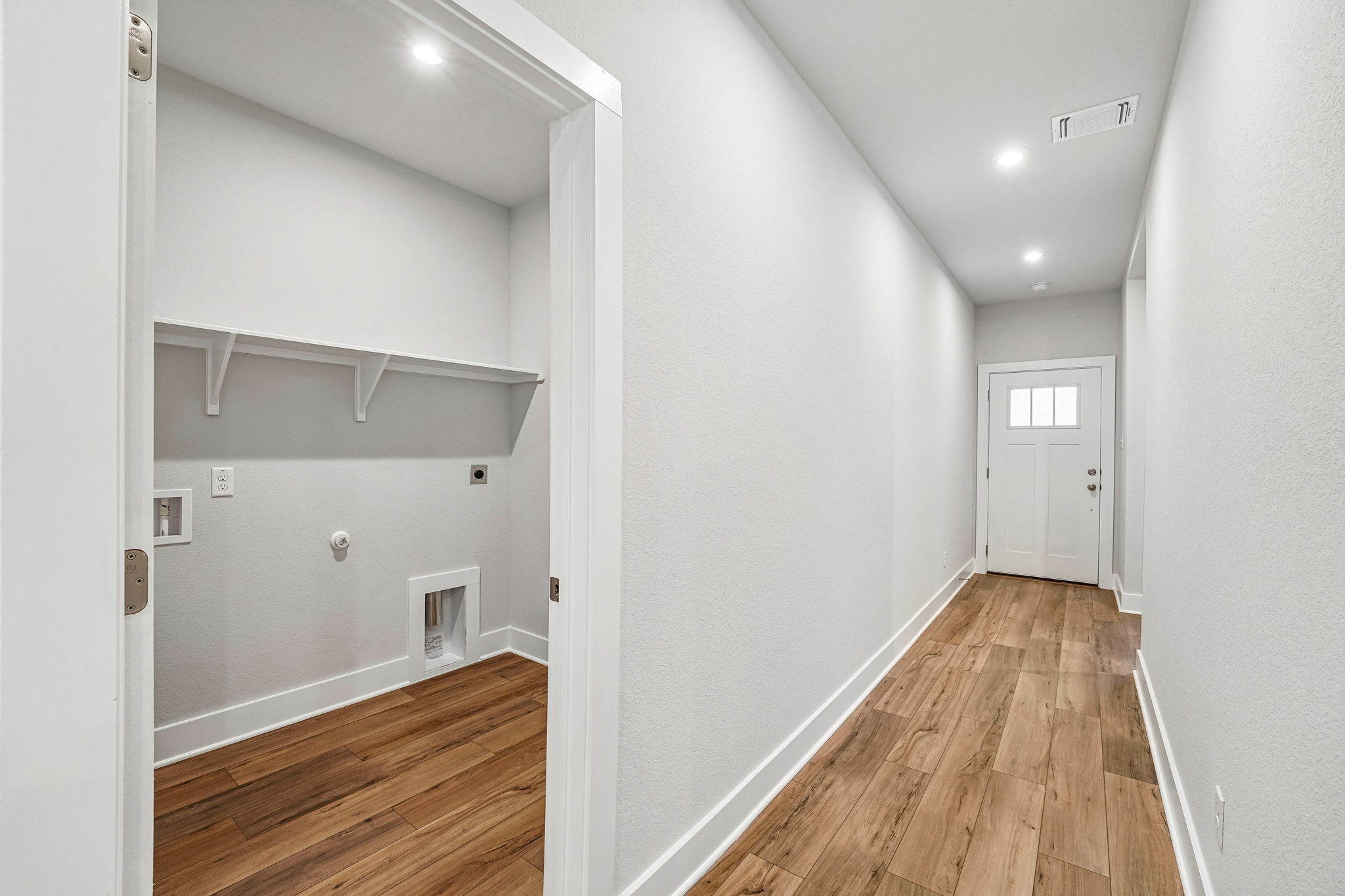 20-web-or-mls-5058 Lassen Ln-S2304-020