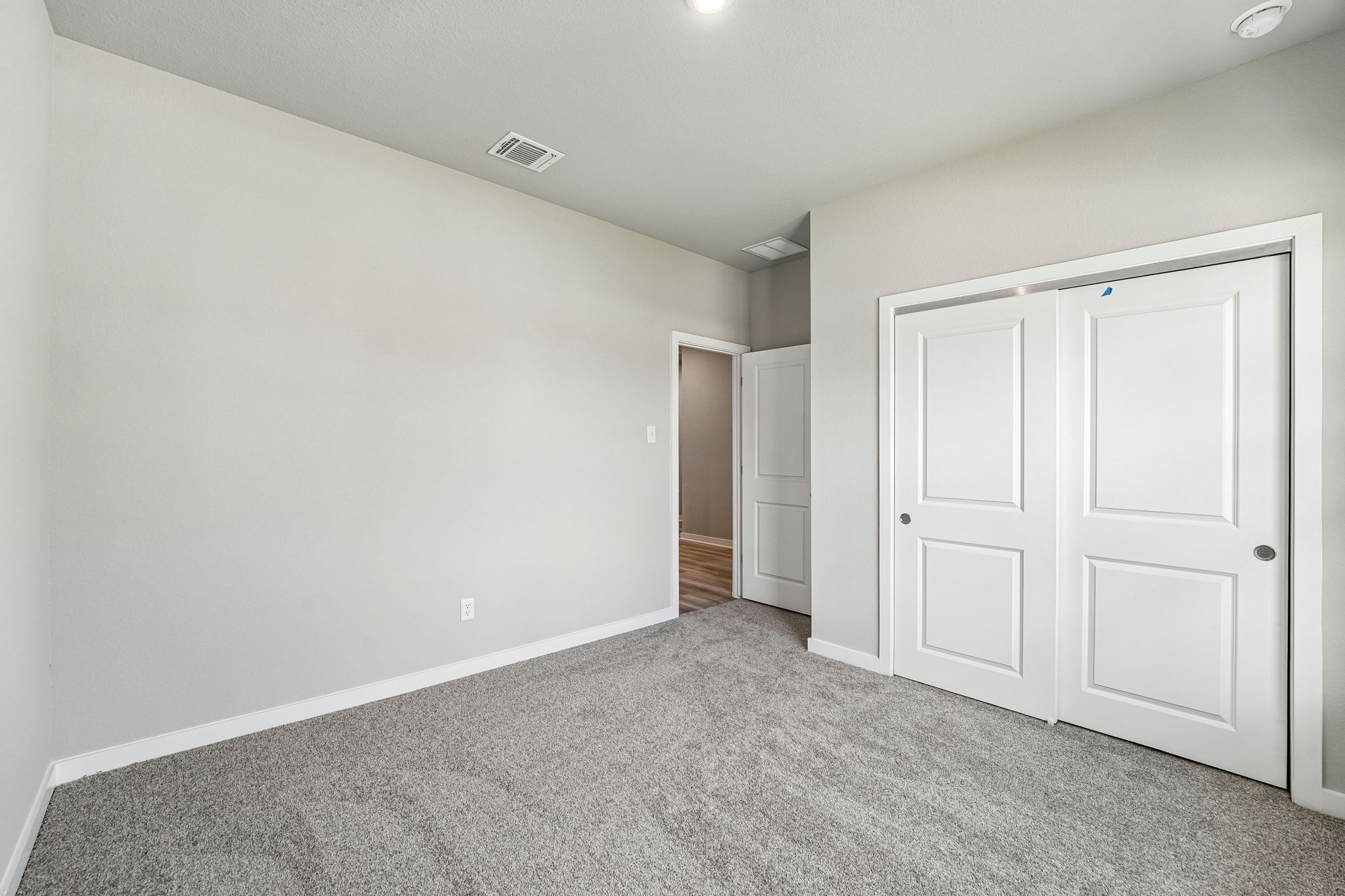 2027 Ratibor Dr (2)