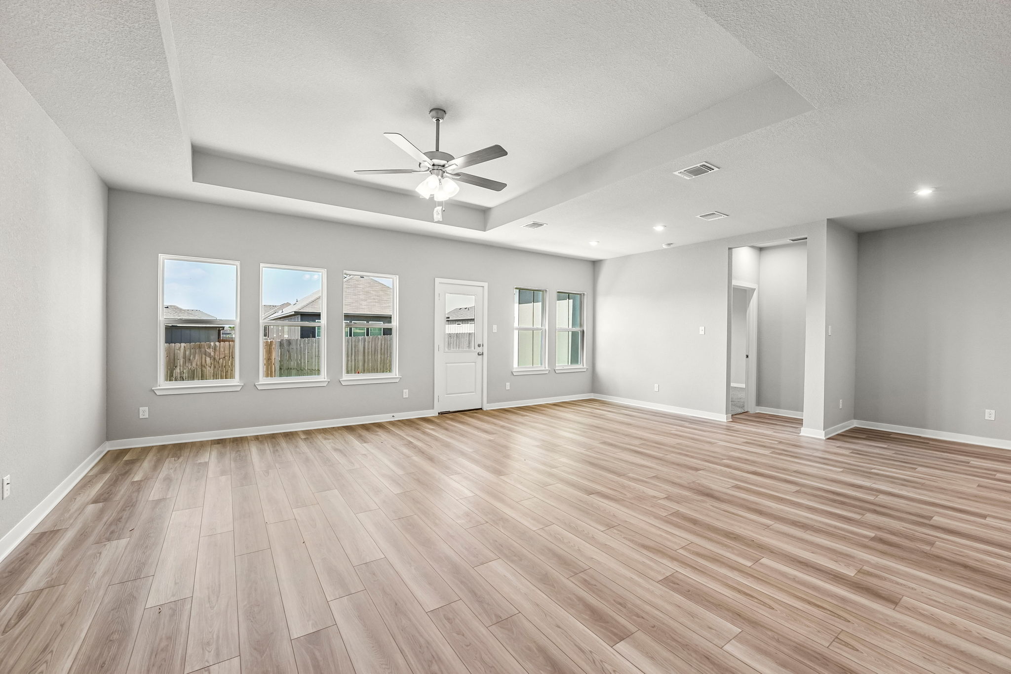 2027 Ratibor Dr (28)