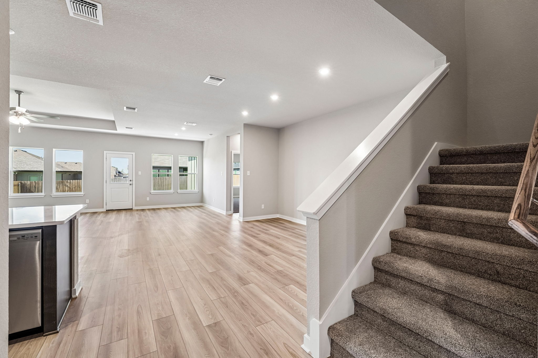 2027 Ratibor Dr (30)