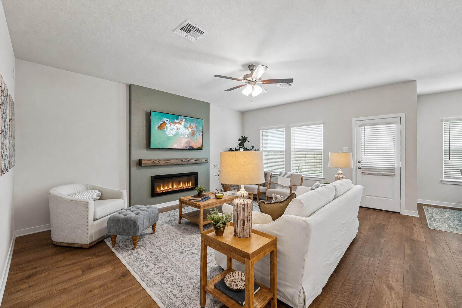 2045 Clays Creek Ln living room