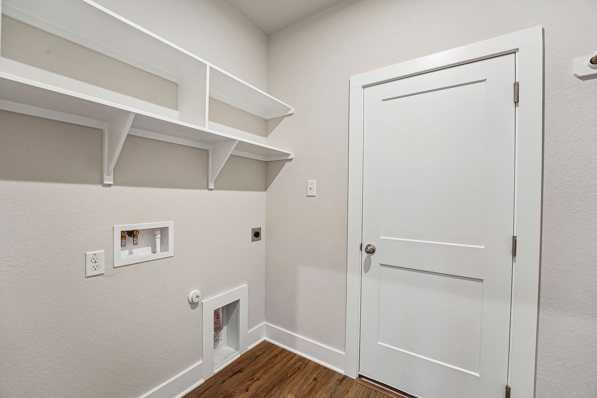 21-web-or-mls-4626 Allison Dr-S2304-021