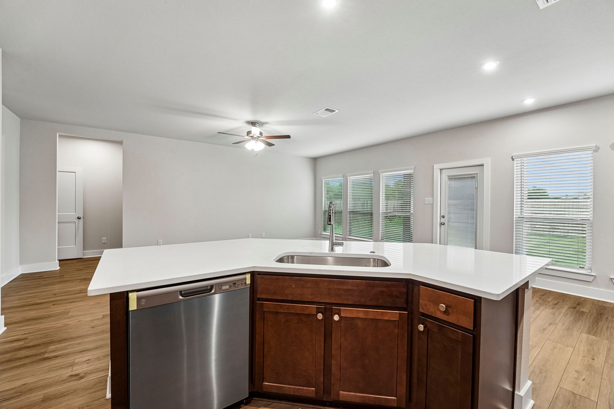 26-web-or-mls-4626 Allison Dr-S2304-026