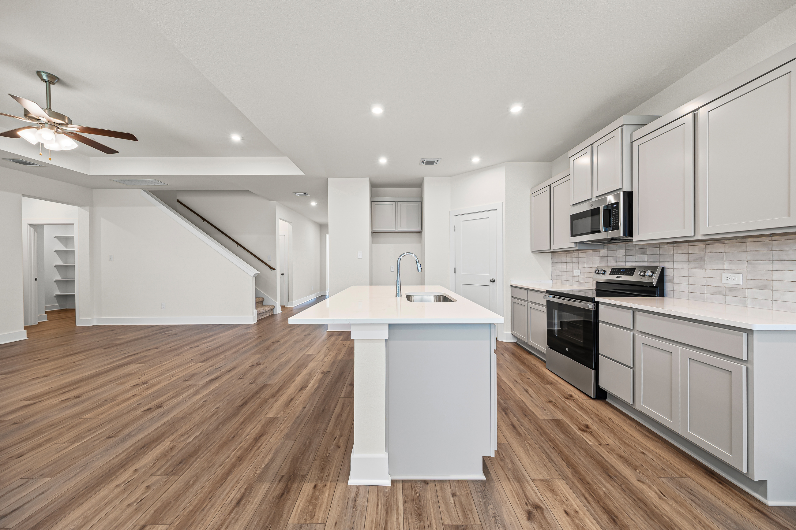 2828 fox river dr-11