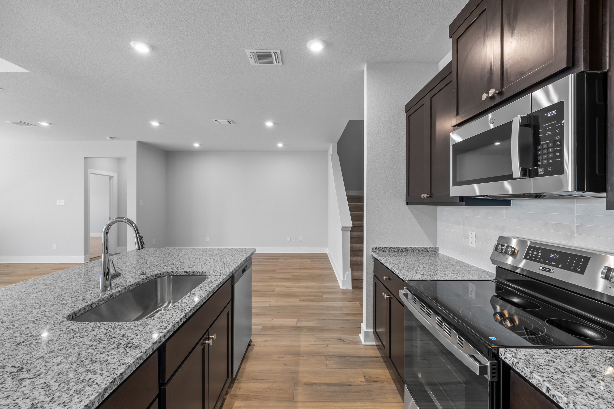 419 winscott dr-14