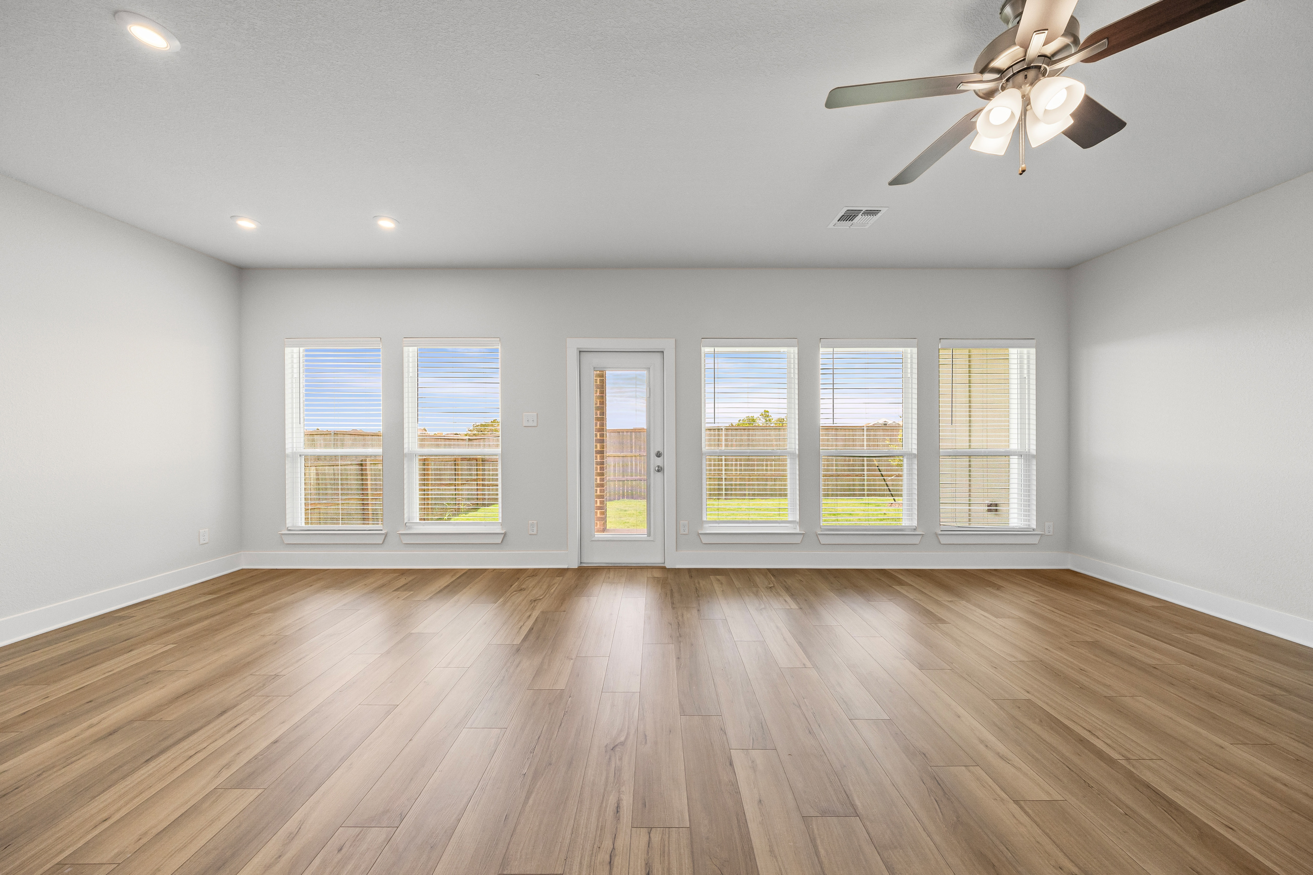 4561 allison dr-10
