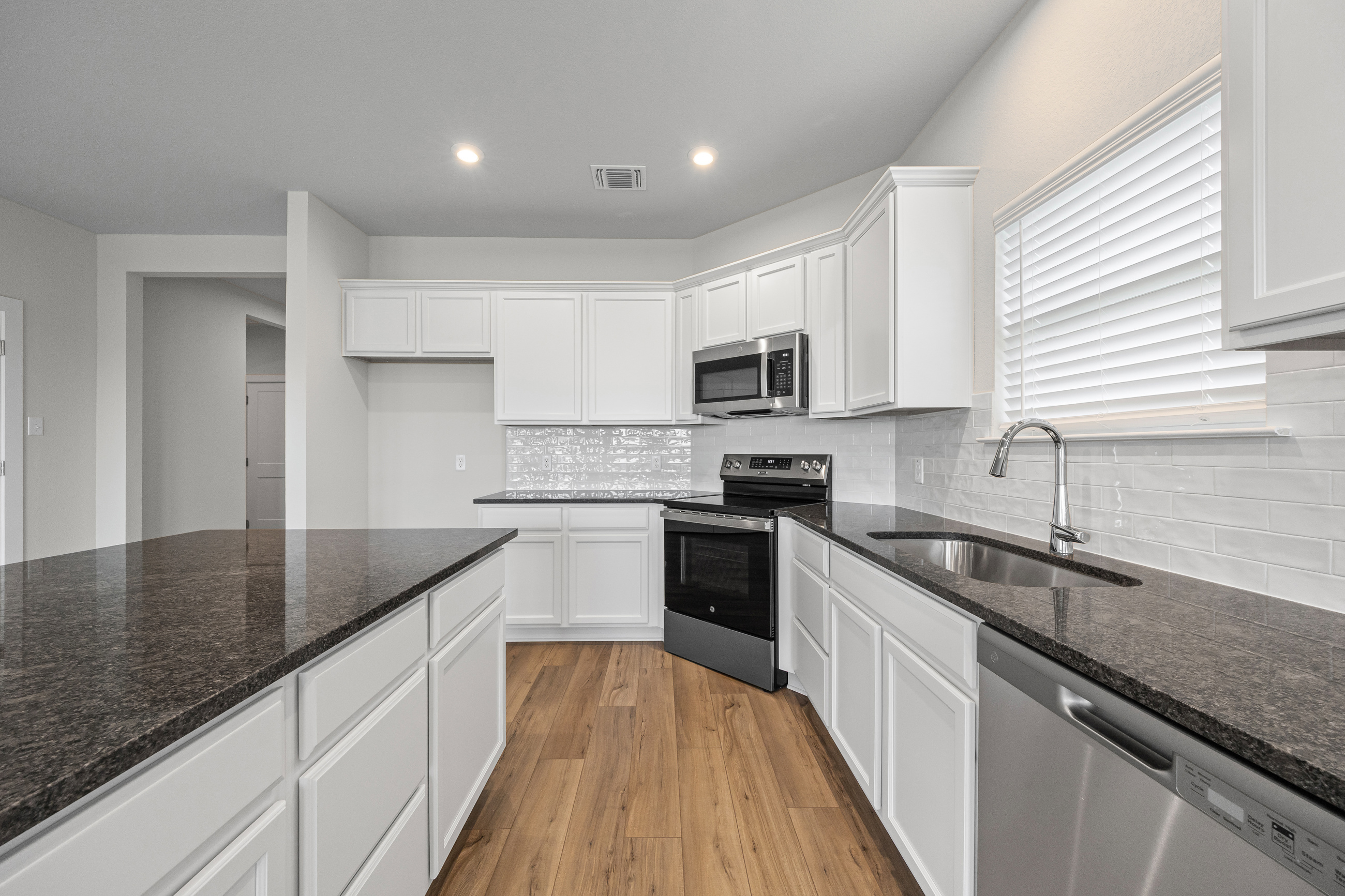 4561 allison dr-8