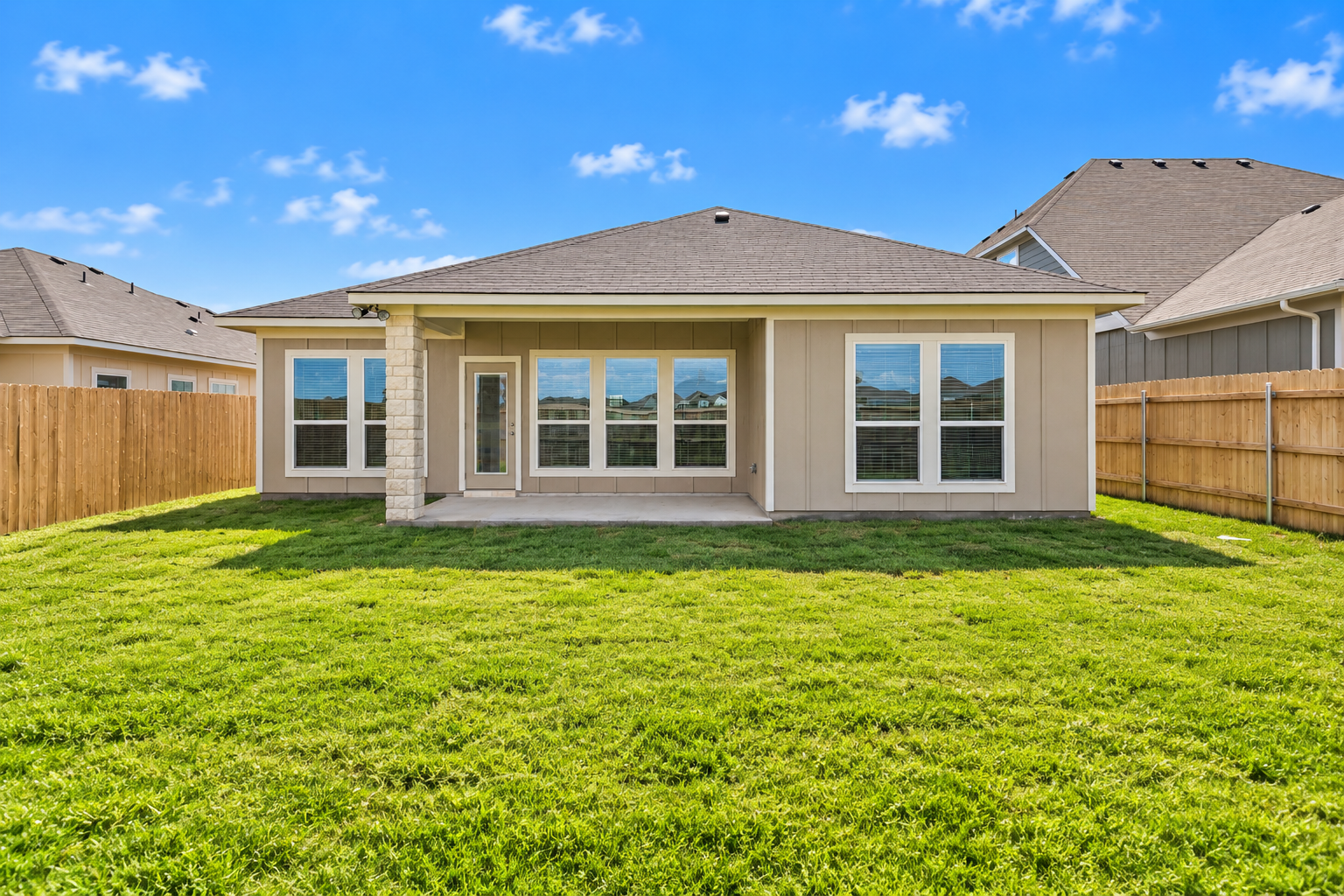 460 Winscott backyard