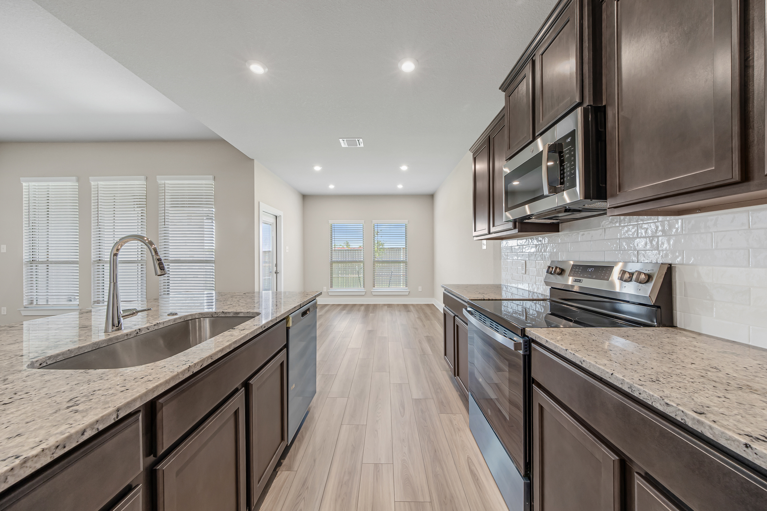 4601 allison dr-11