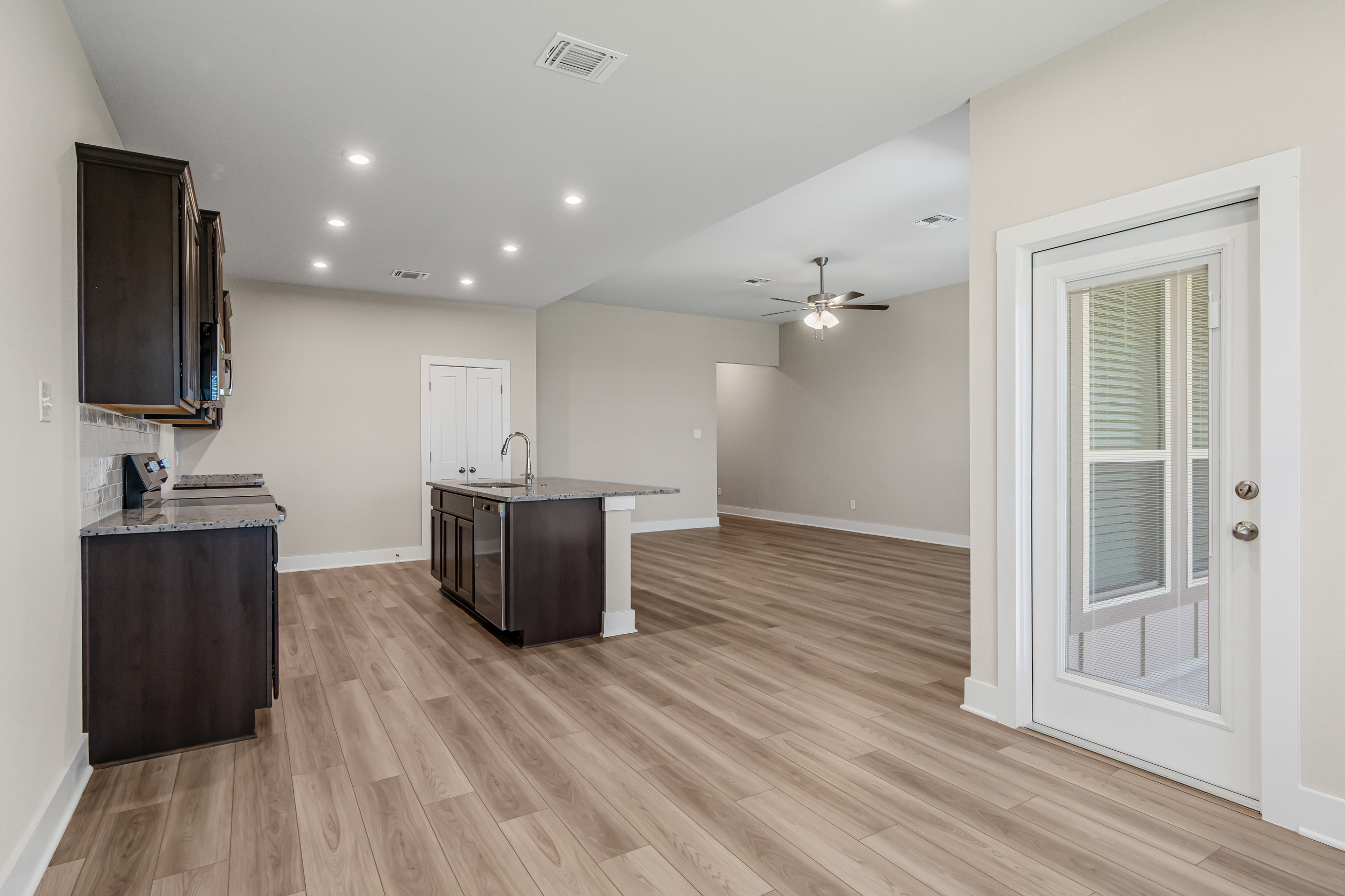 4601 allison dr-8