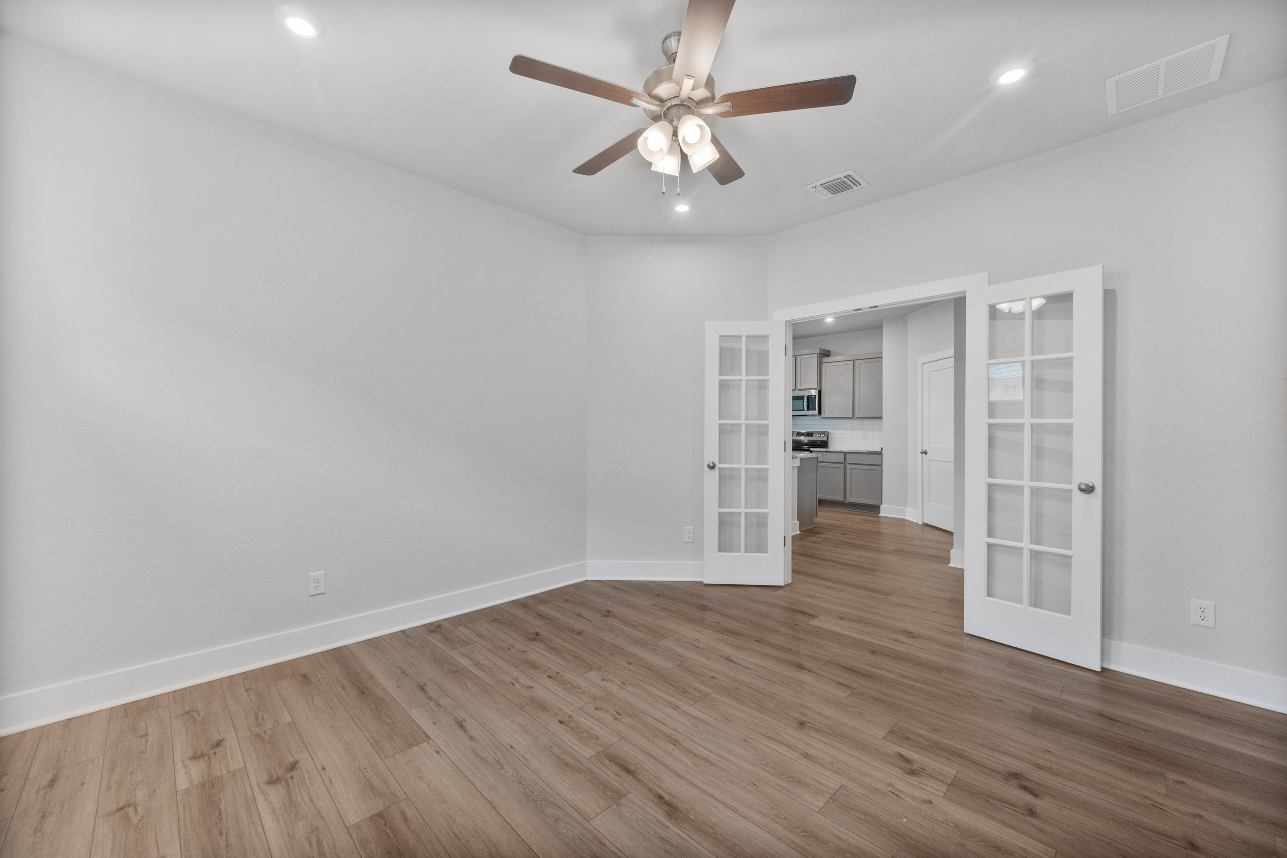 4613 allison dr-16