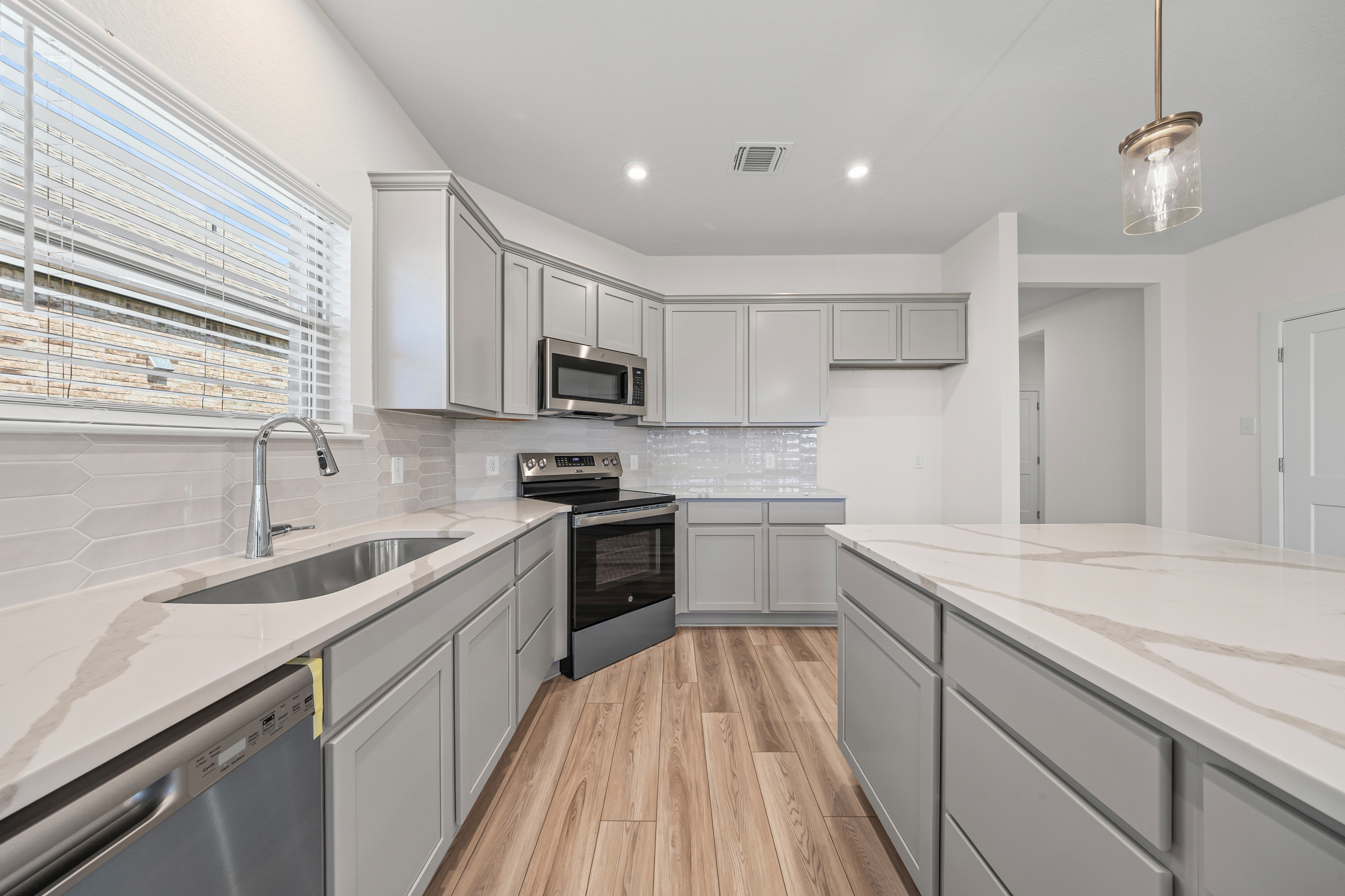 4619 allison dr-11