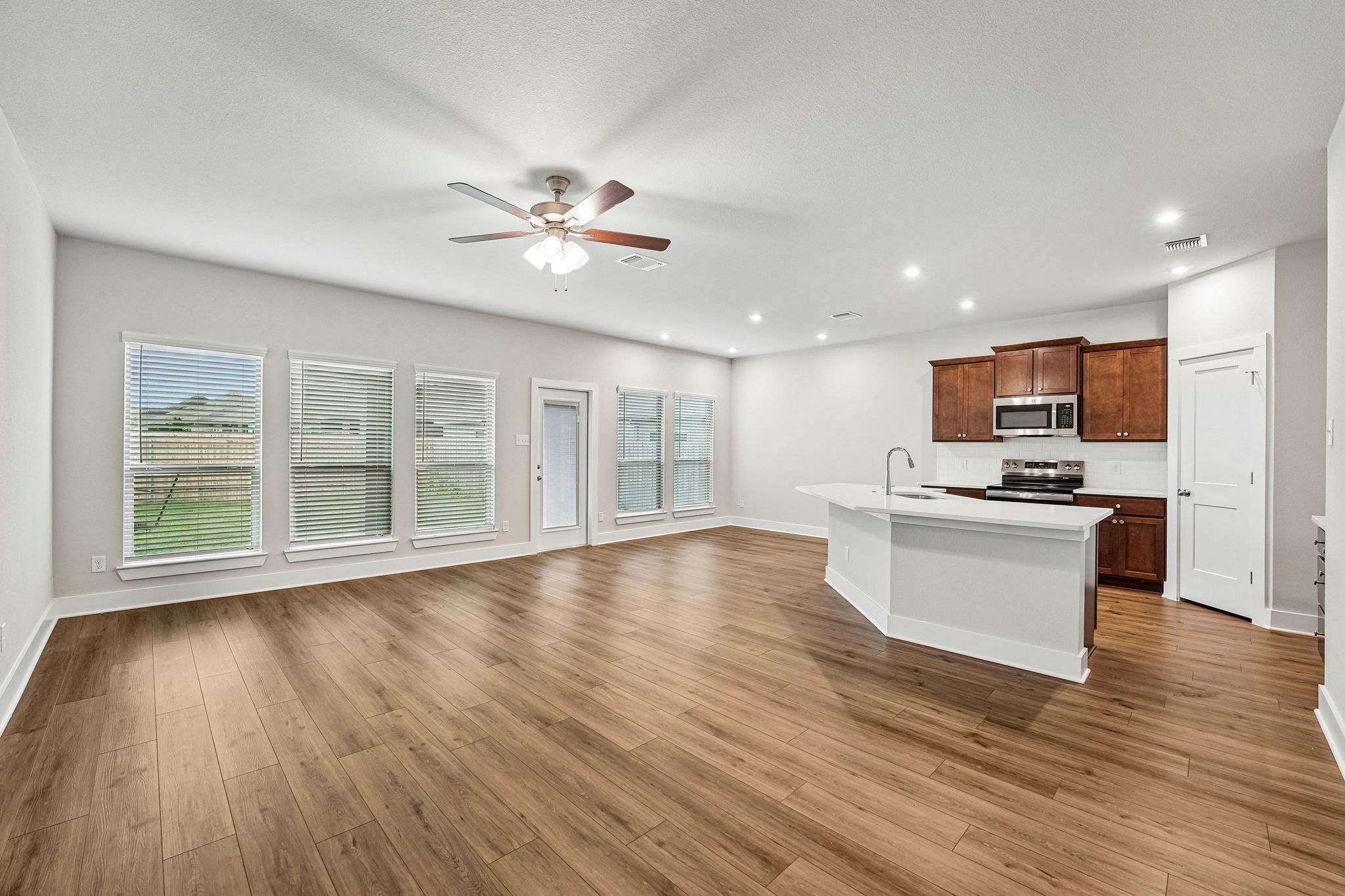 5-web-or-mls-4626 Allison Dr-S2304-005