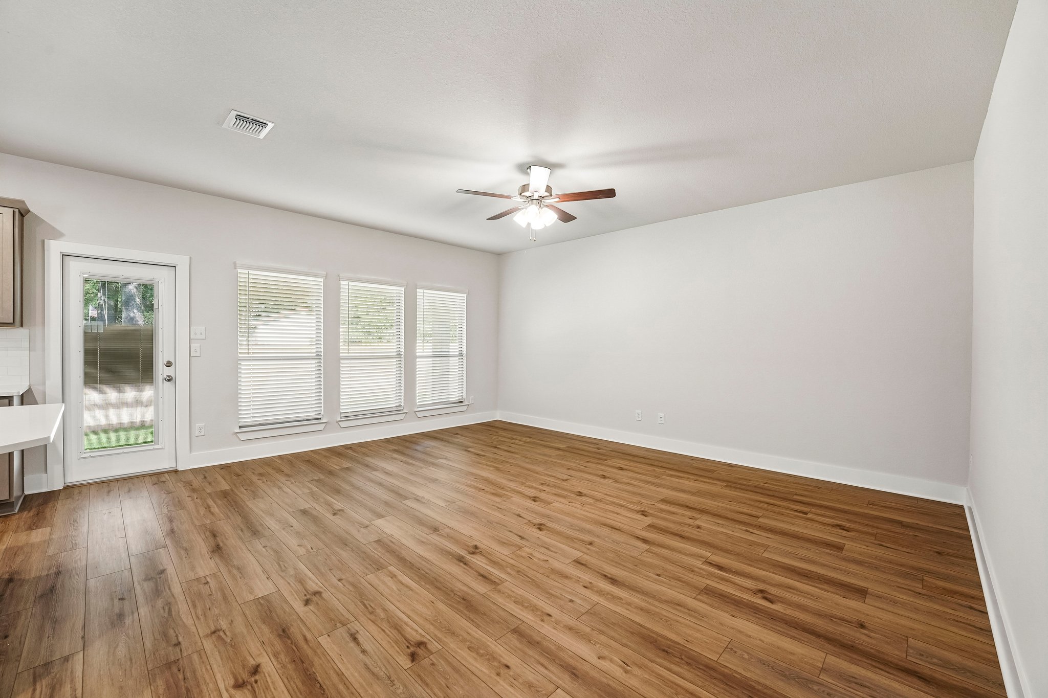 5106 Lassen Ln (28)