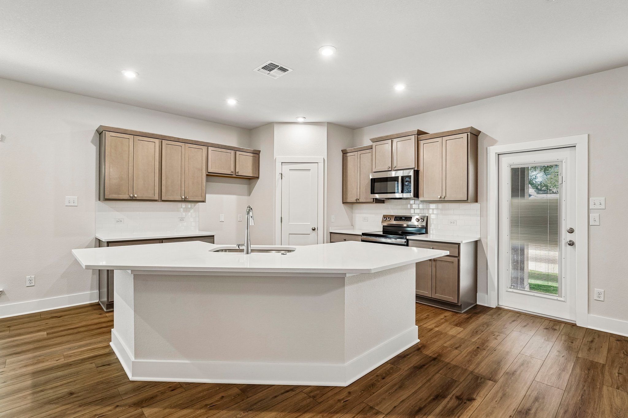 5106 Lassen Ln (3)