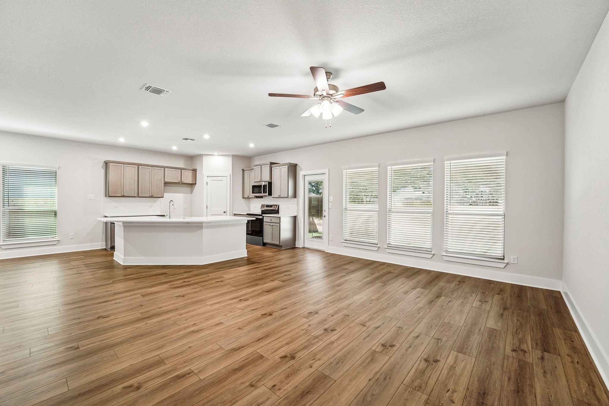 5106 Lassen Ln (30)
