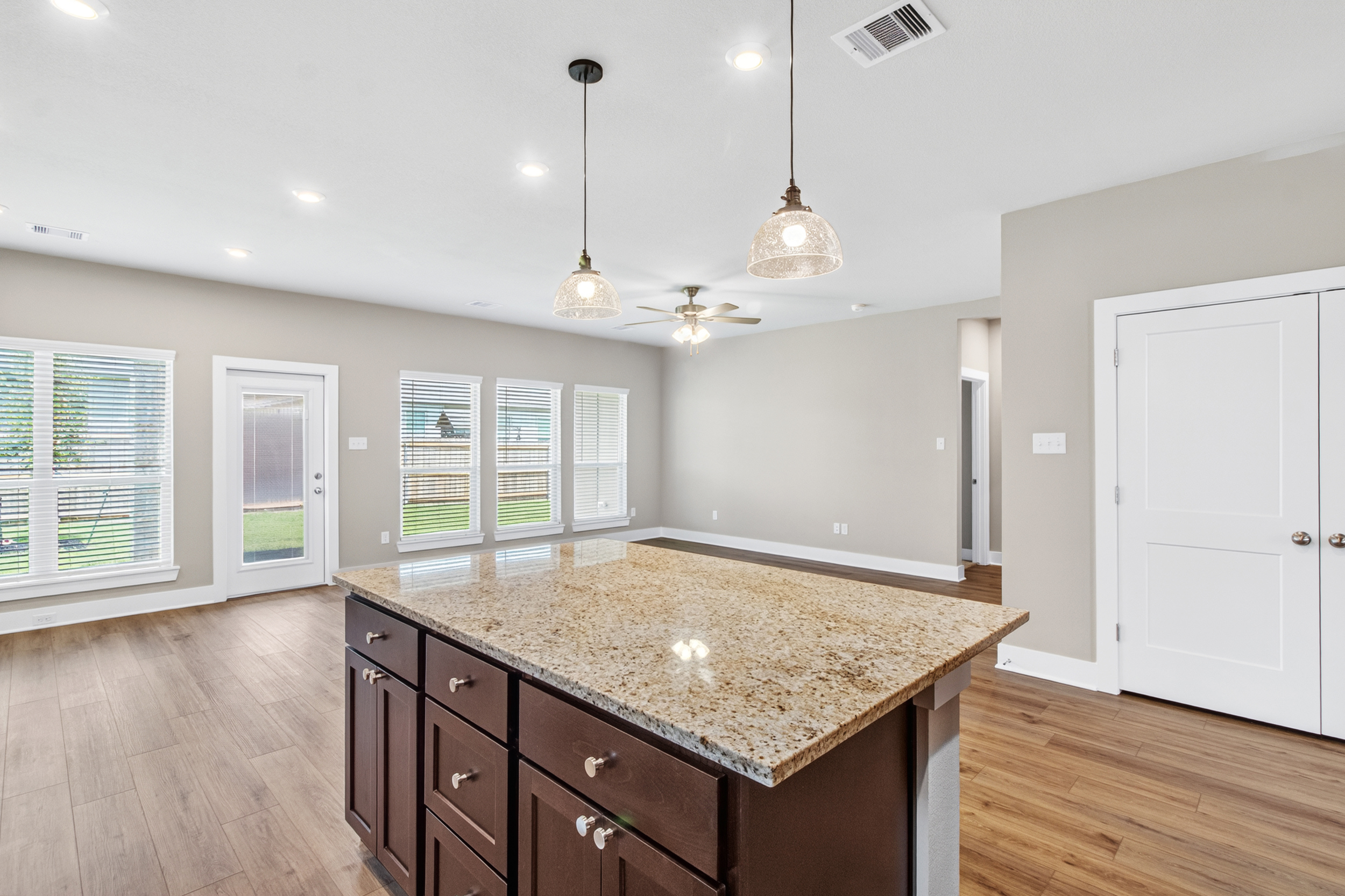 6307 Raleigh Dr (27)