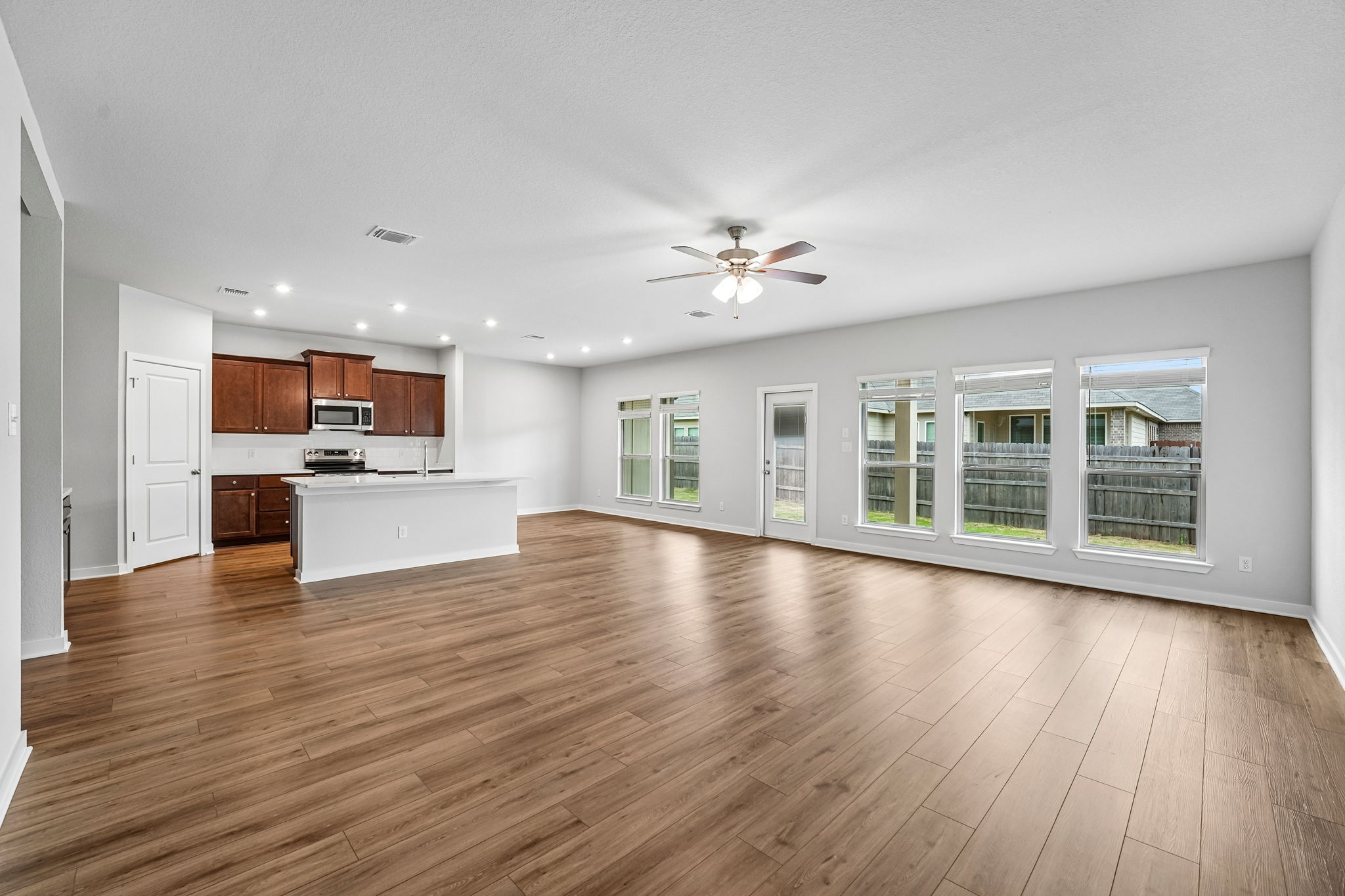 7102 Rosado Dr (31)