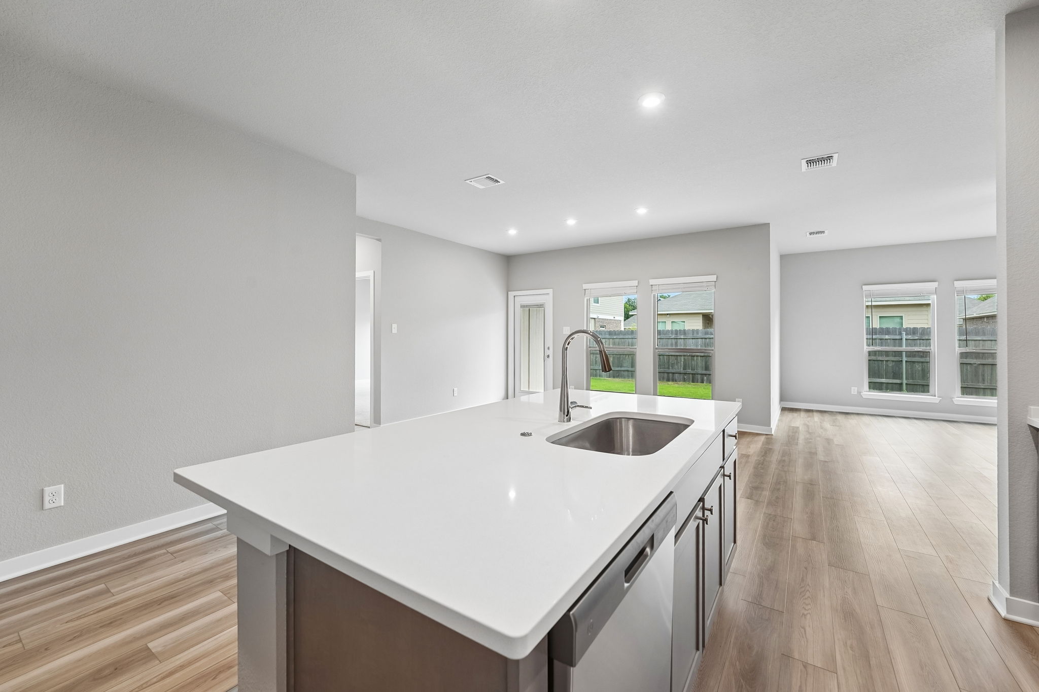 7106 Rosado Dr (25)
