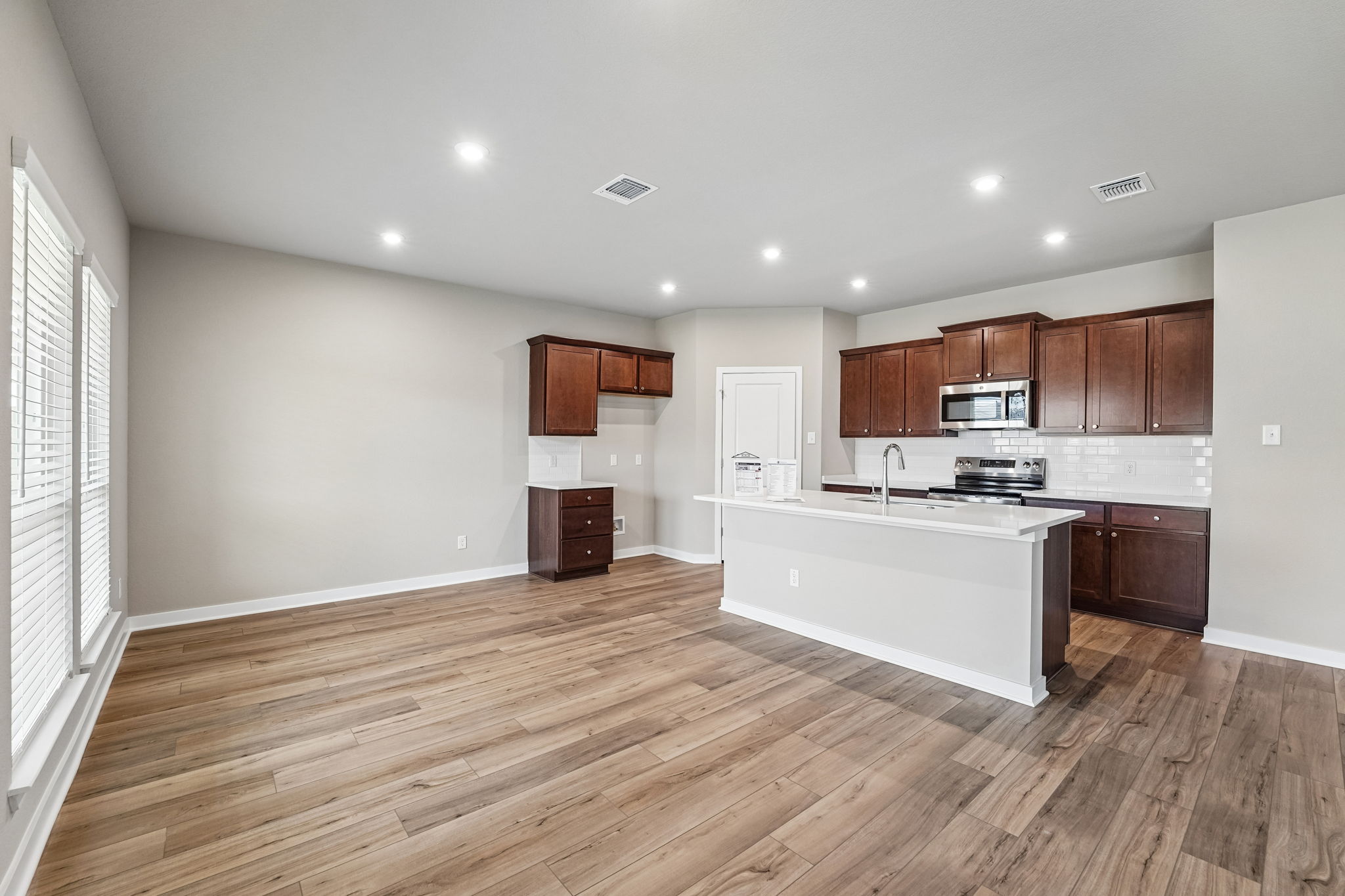 7111 Rosado Dr (5)