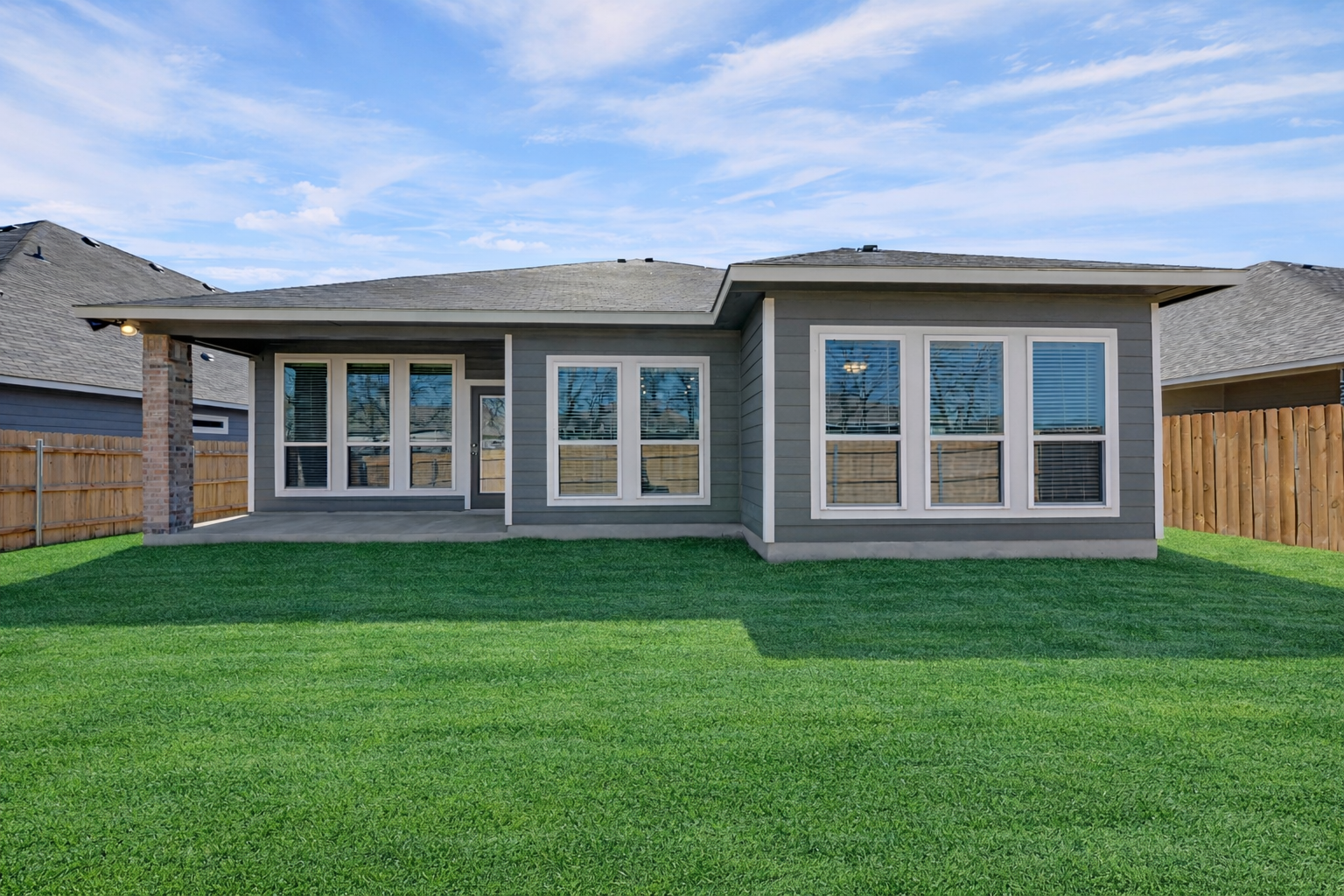 7116 Hammermill backyard