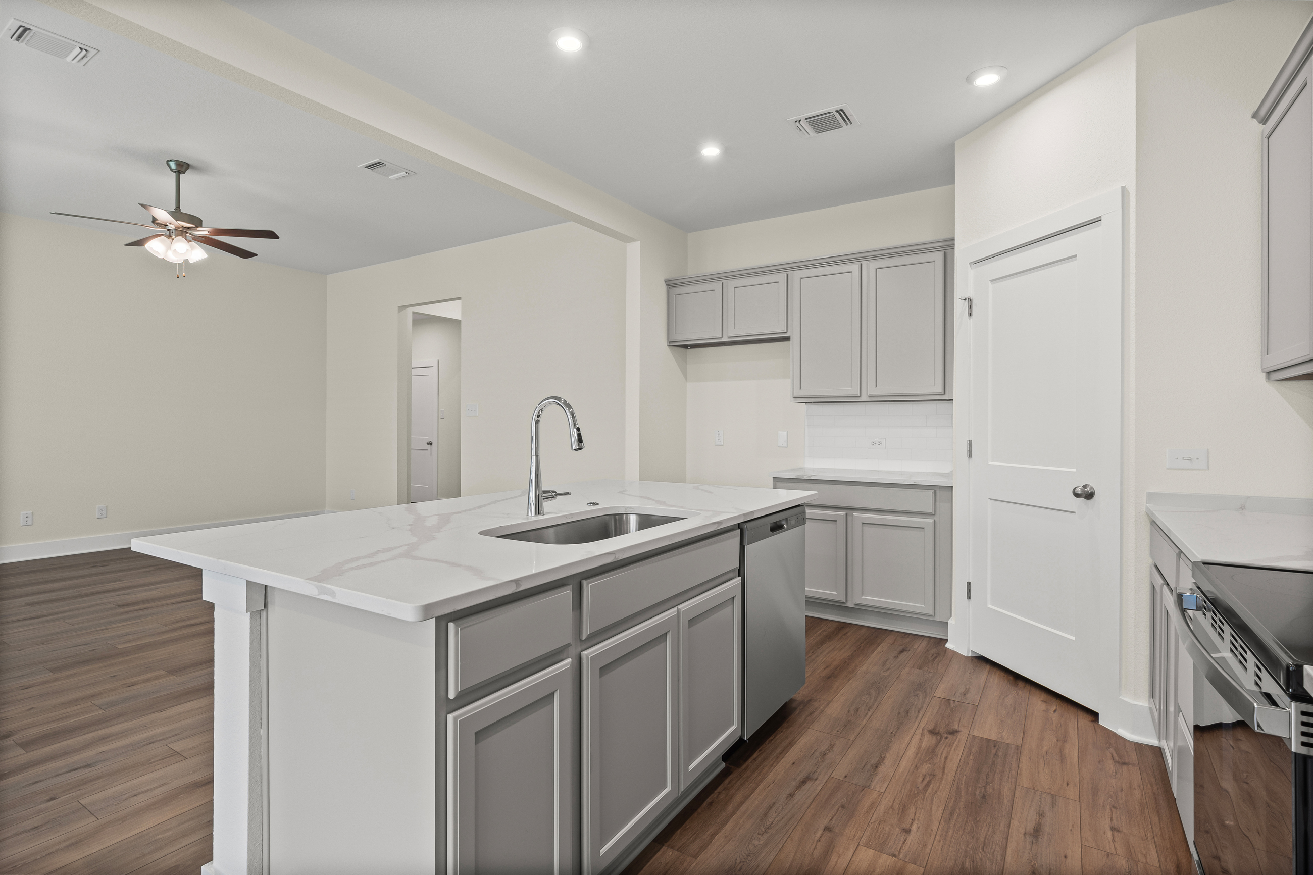 7217 caladium dr-10