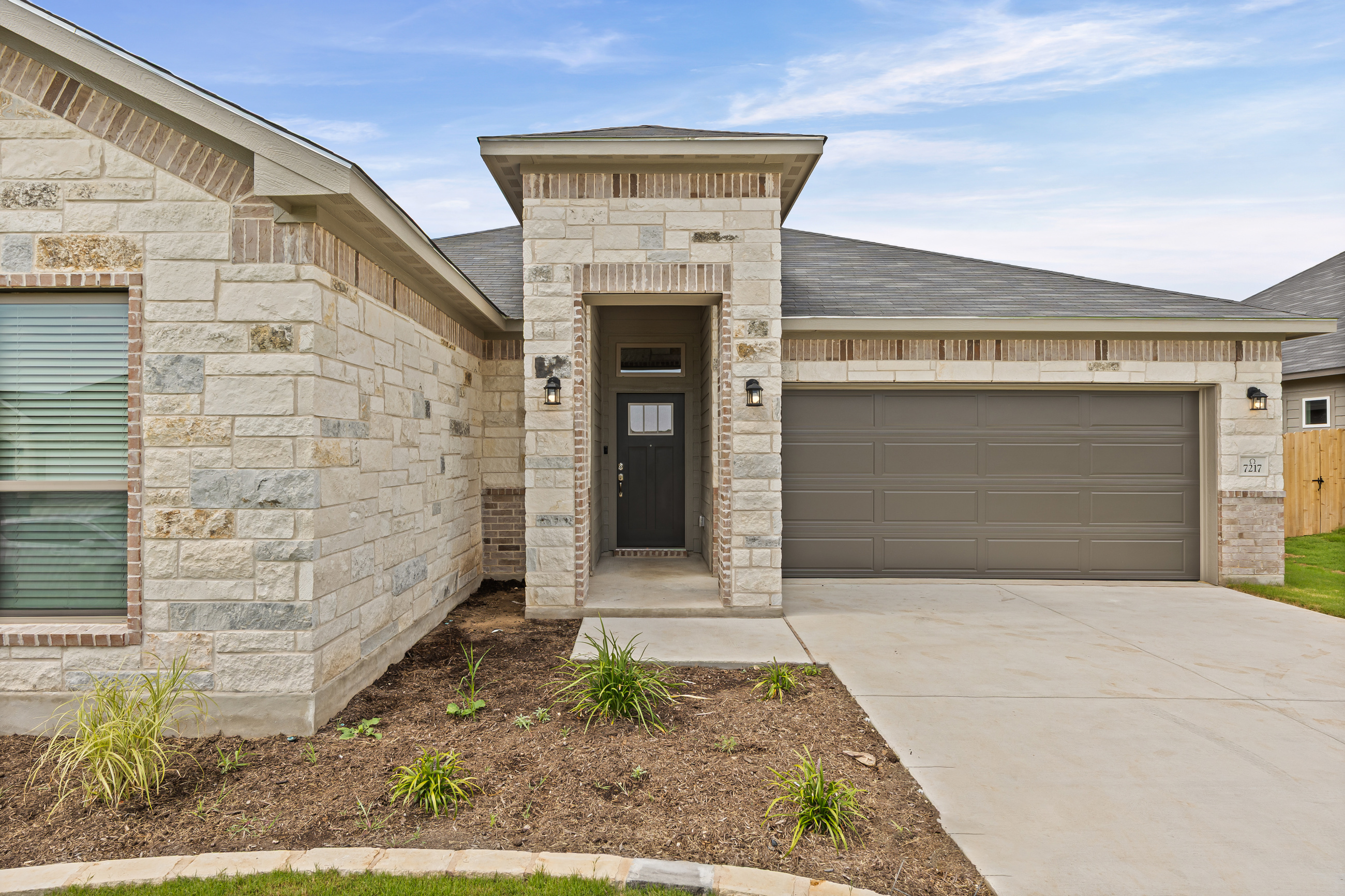 7217 caladium dr-3