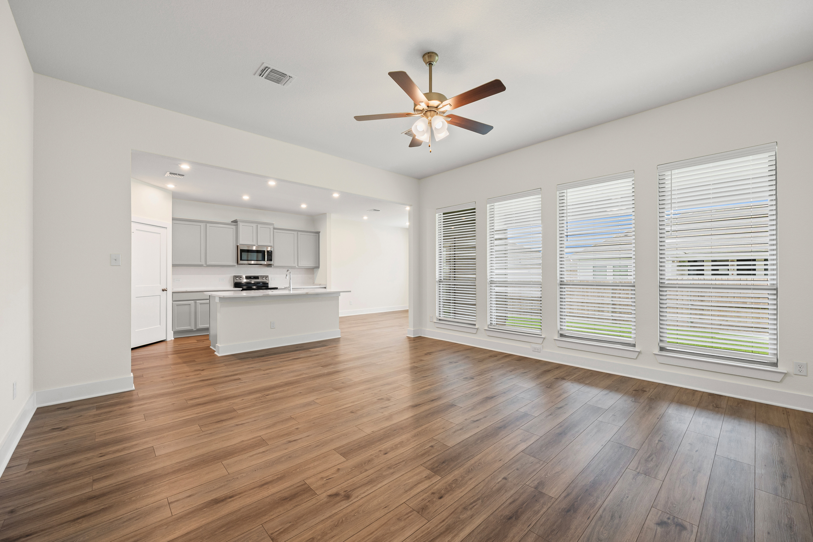 7217 caladium dr-4