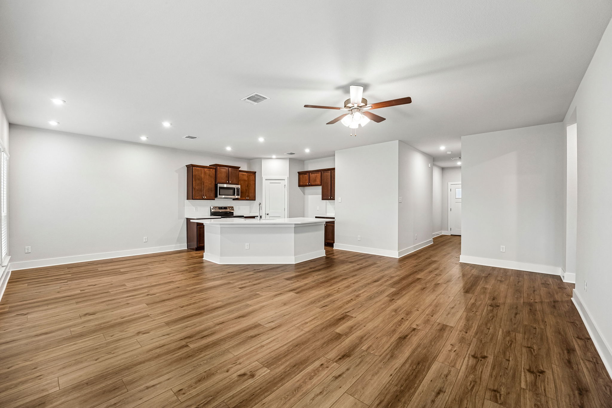 8-web-or-mls-4626 Allison Dr-S2304-008