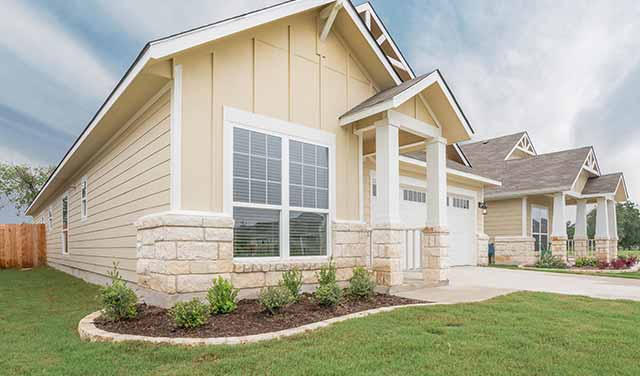 cottage-style-home-hardi-siding
