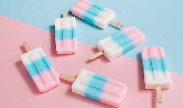 summer-popsicles-pink-blue-white