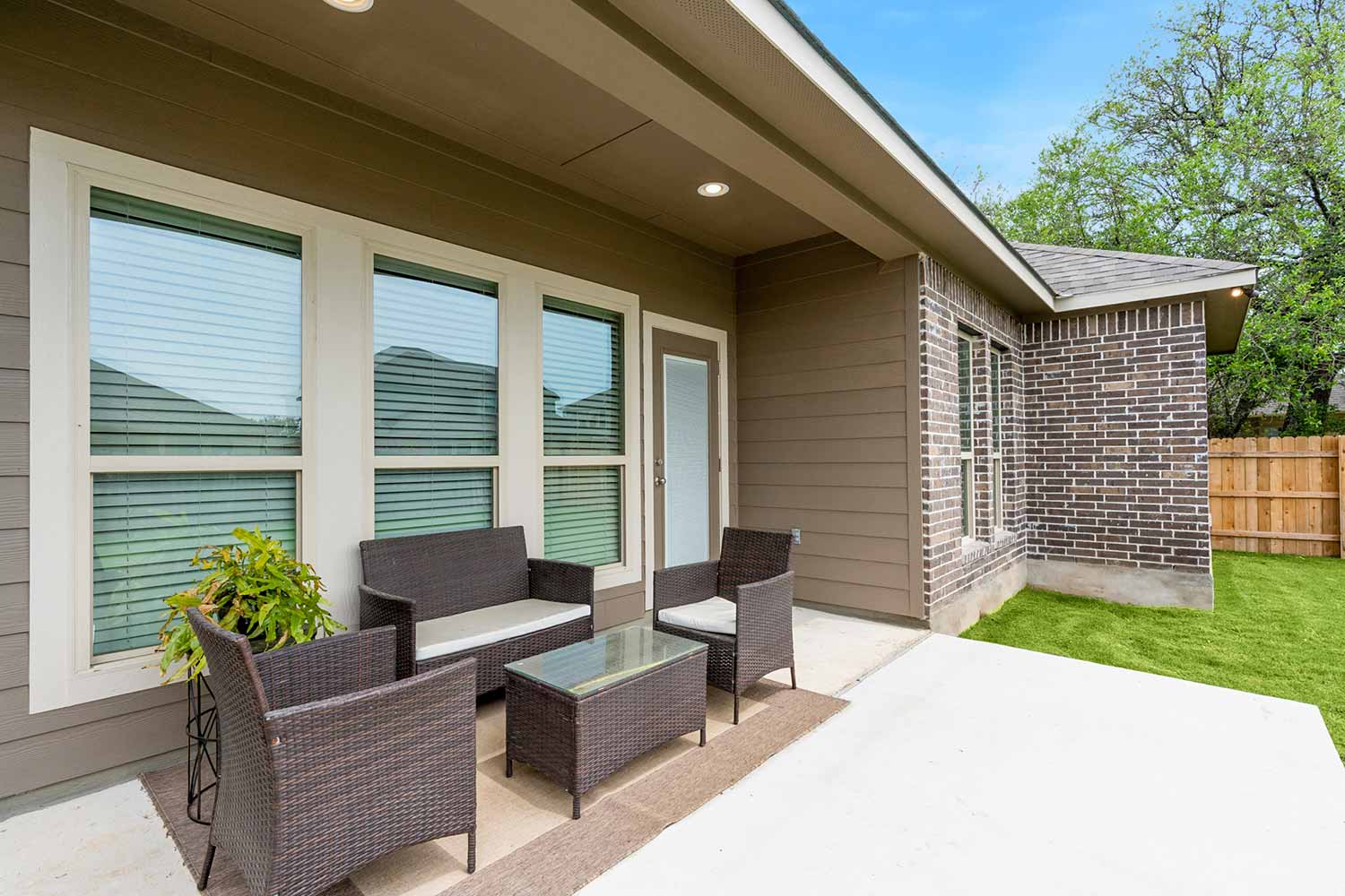 Crescent Bluff Model Homes