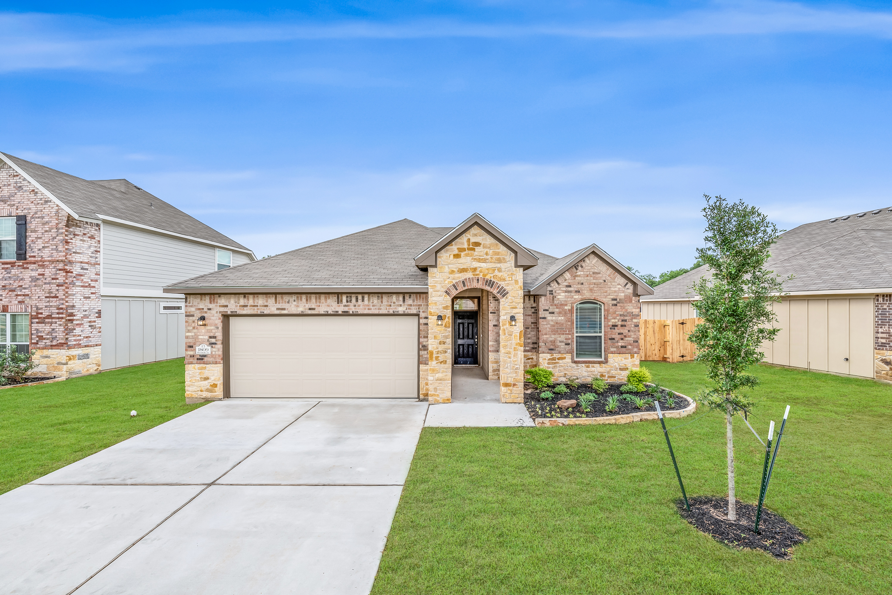 1809-thorndyke-01