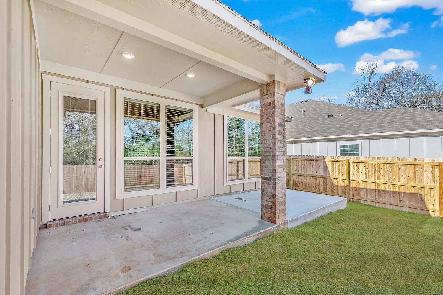 Omega Builders Model Home Stock Image https://www.omegabuilders.com/hubfs/content/photos/pleasant-hill/1812-thorndyke-lenoxIII-200/1812-thorndyke-25.jpg