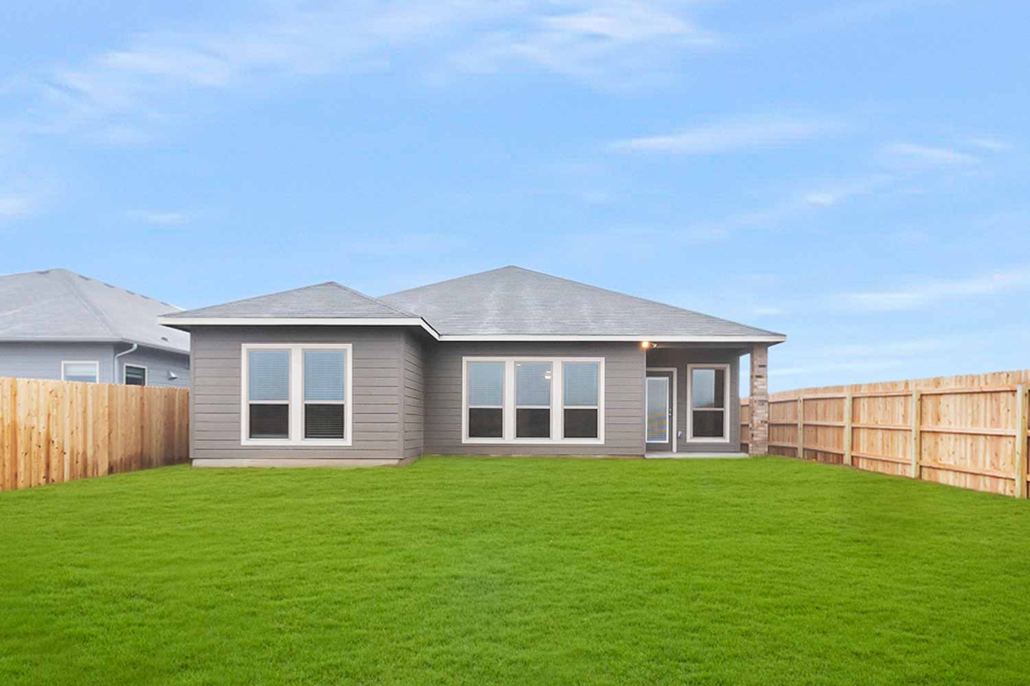 Omega Builders Model Home Stock Image https://www.omegabuilders.com/hubfs/content/photos/reserve-at-pea-ridge/7417-hickman/7417-hickman-017.jpg