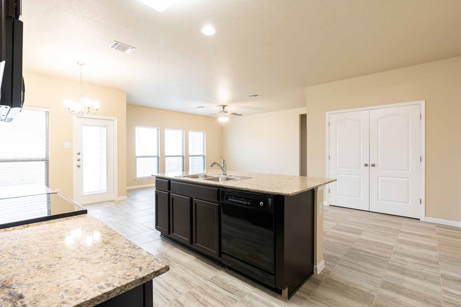 Omega Builders Model Home Stock Image https://www.omegabuilders.com/hubfs/content/photos/reserve-at-pea-ridge/7417-hickman/7417-hickman-07.jpg